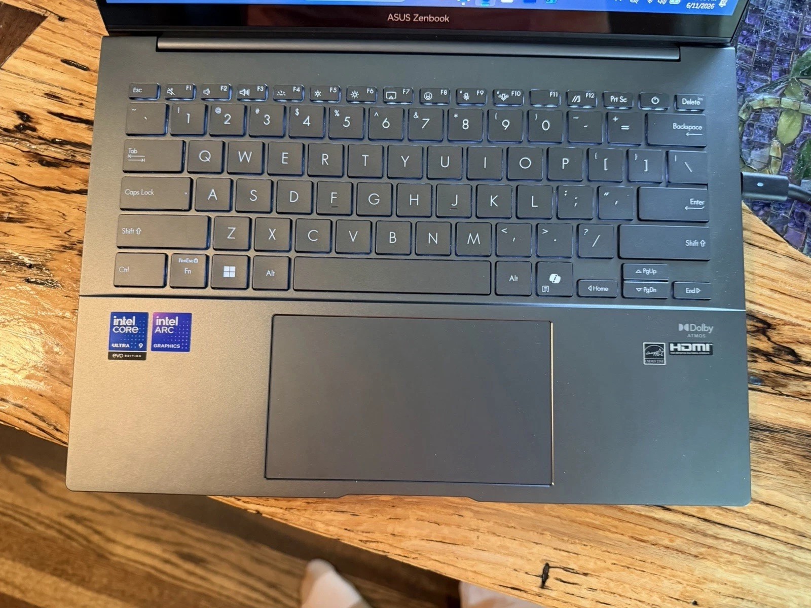 ASUS Zenbook 14 14″ 2K OLED Touch Intel Core Ultra 9 285H 32GB 1TB 9.9/10