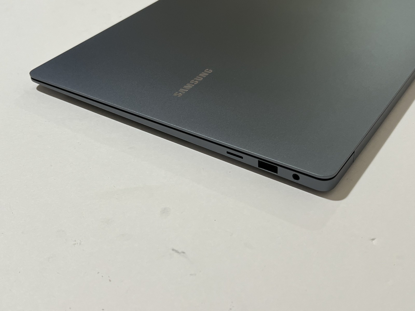 SAMSUNG GALAXY BOOK4 PRO 16″ WQXGA ULTRA 7 155H 32 1TB SSD NP960XGK