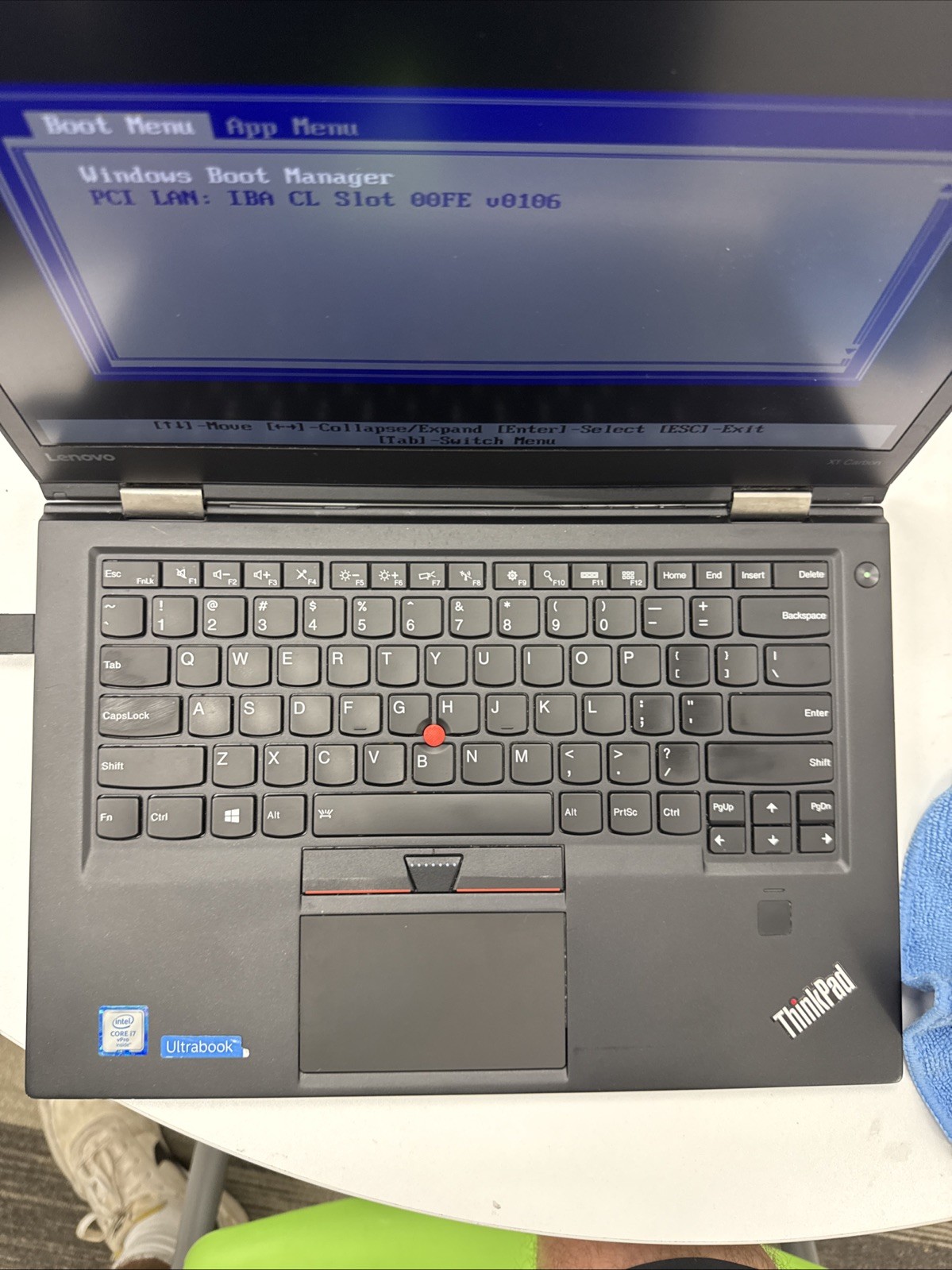 lenovo thinkpad x1 carbon 4th gen i7 (boots to bios)
