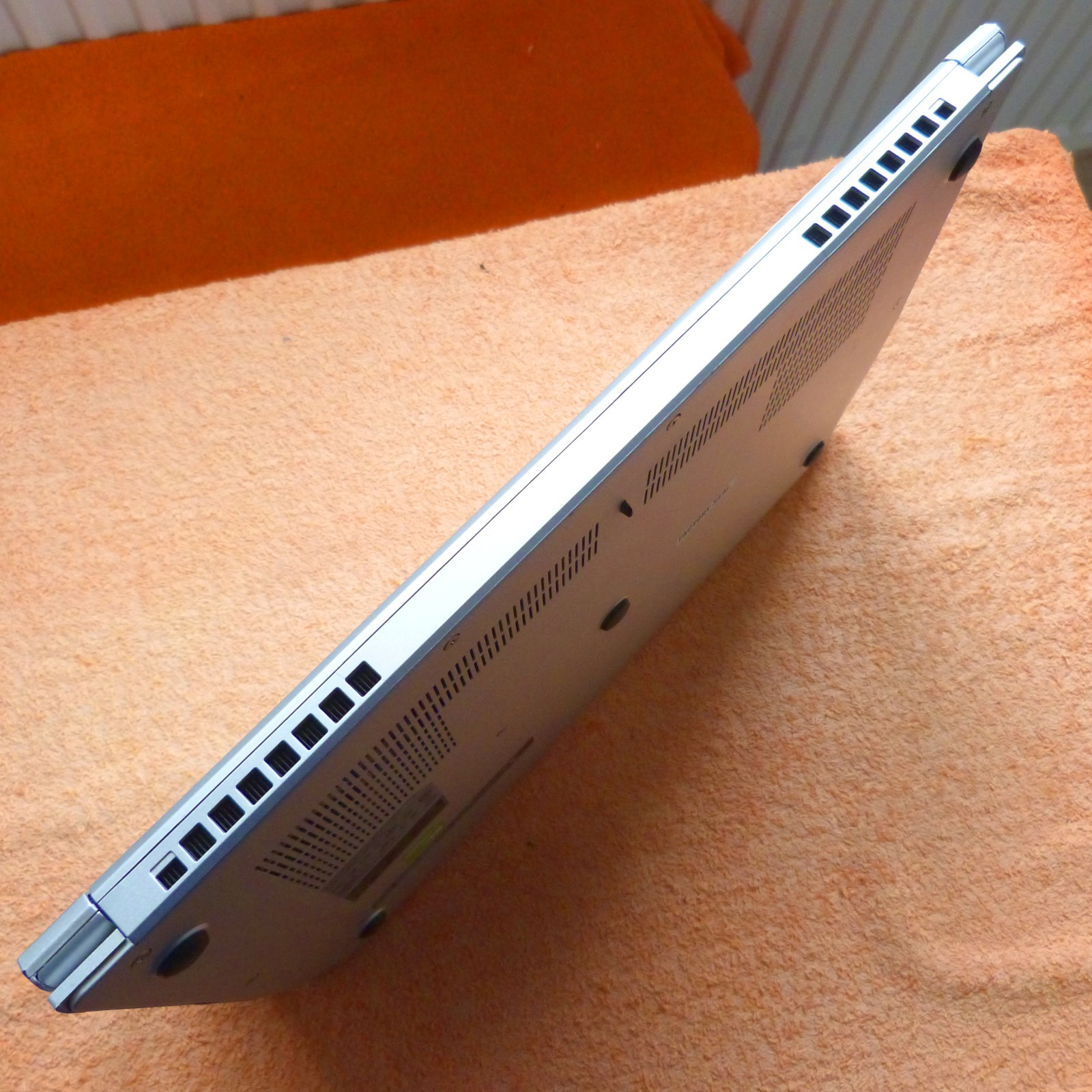 MSI Prestige 14 PS42 FULLHD RGB ULTRABOOK METAL l SSD Windows 11 I i7 8G NVIDIA