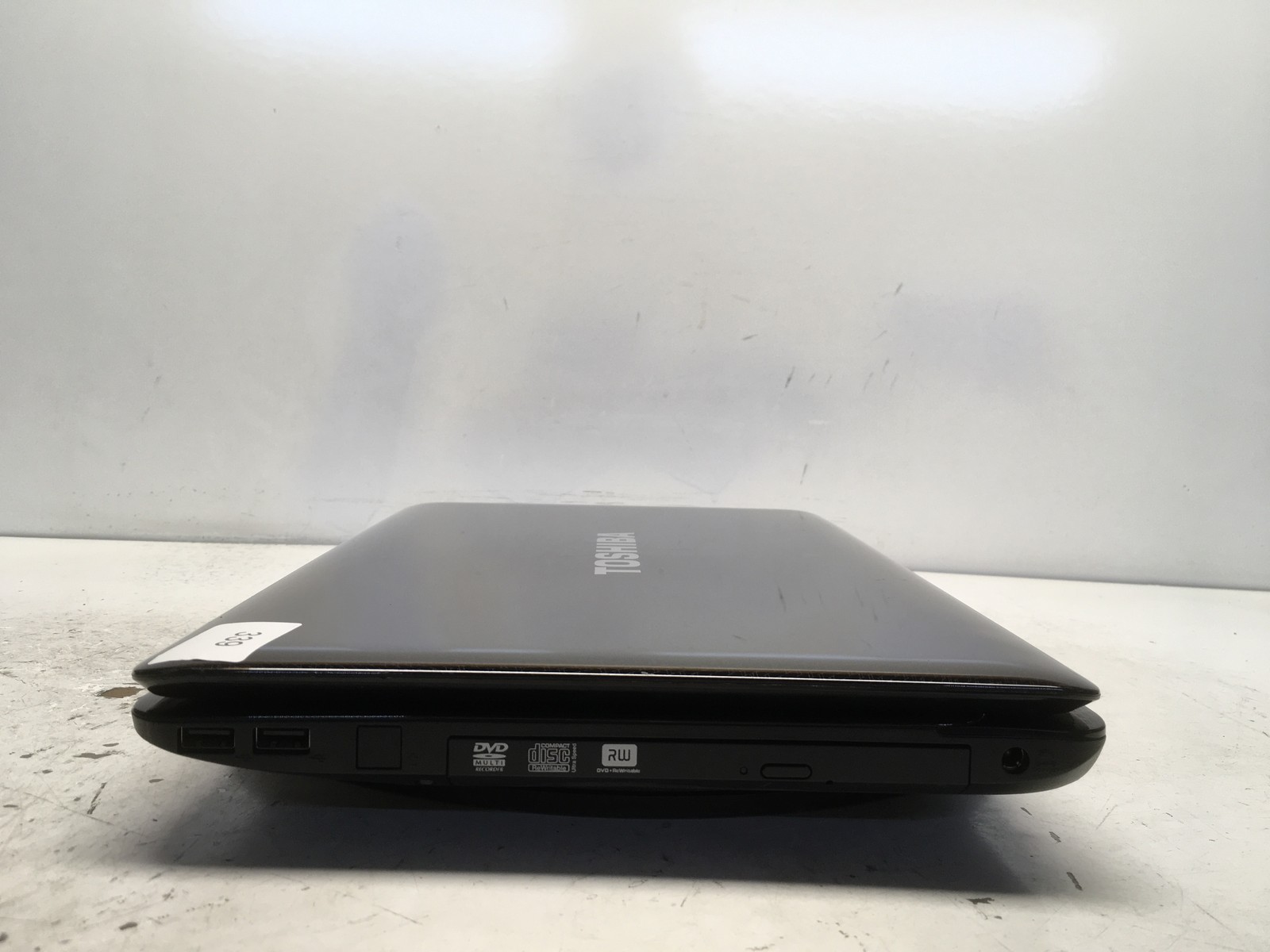 Toshiba Satellite L655D-S5055 AMD V120 2.2GHz 3 GB NO HDD NO BATT