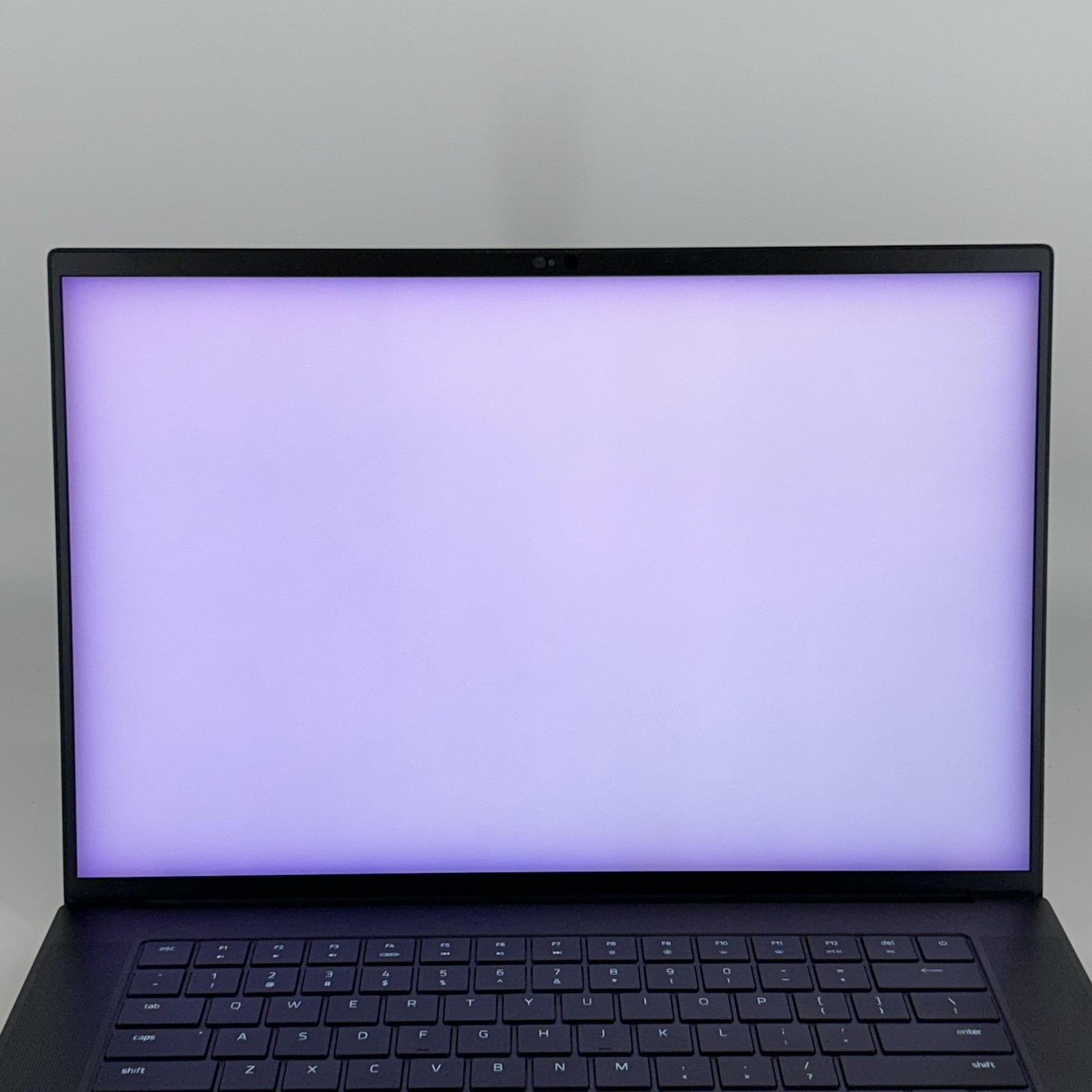 Razer Blade 16 Black 120Hz UHD+ 2.2GHz i9-13950HX 32GB 1TB SSD RTX 4070 Pink Hue