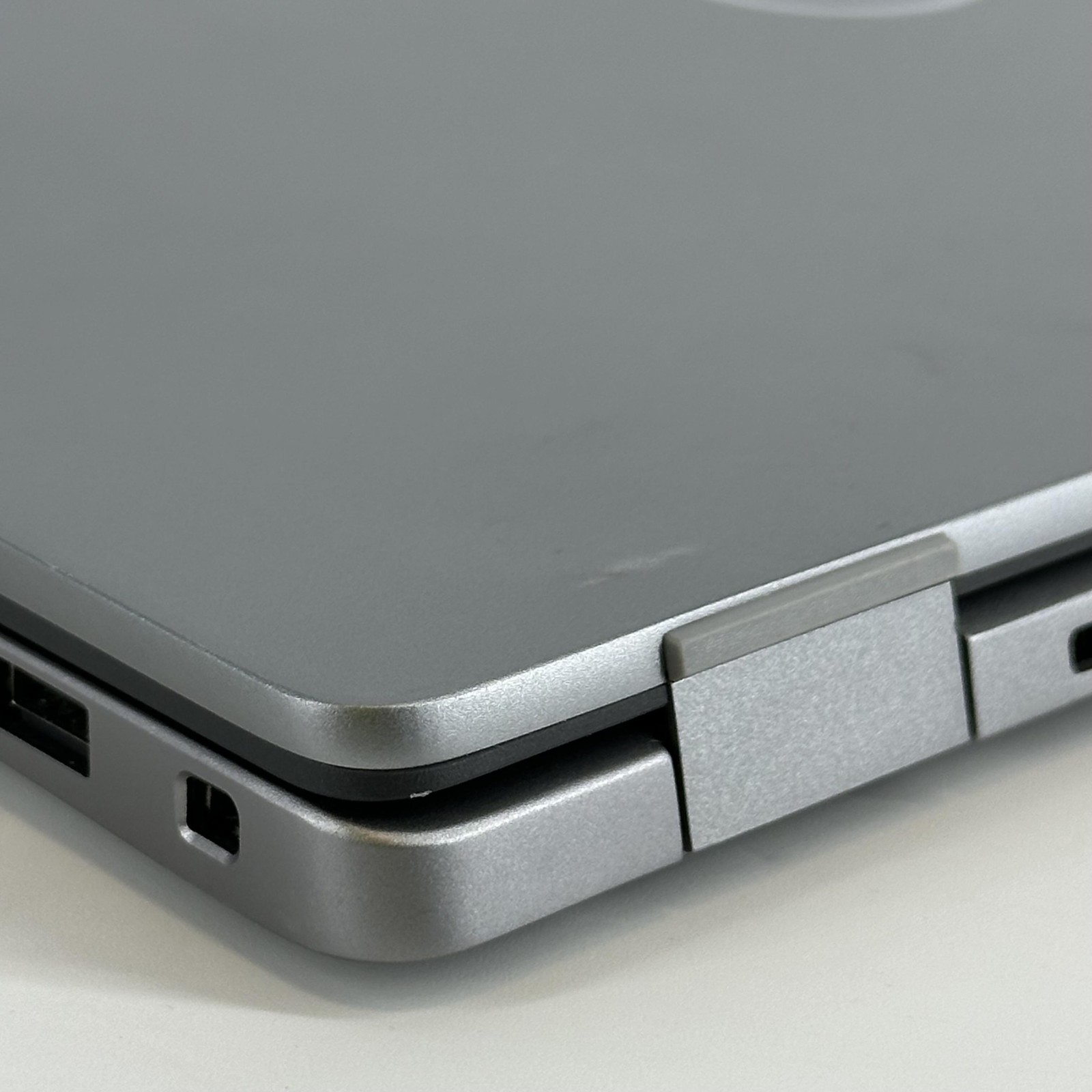 Dell Latitude 7450 14 Gray QHD+ TOUCH 3.8 GHz Ultra 7 165H 32GB 256GB SSD Good