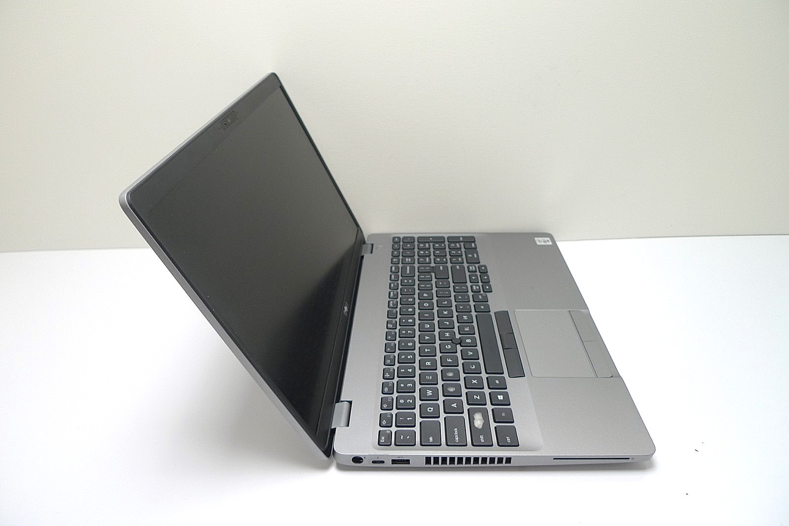 Dell Latitude 5511 | i7-10850H | 16GB RAM | 512GB NVMe | Linux | Charger | Read