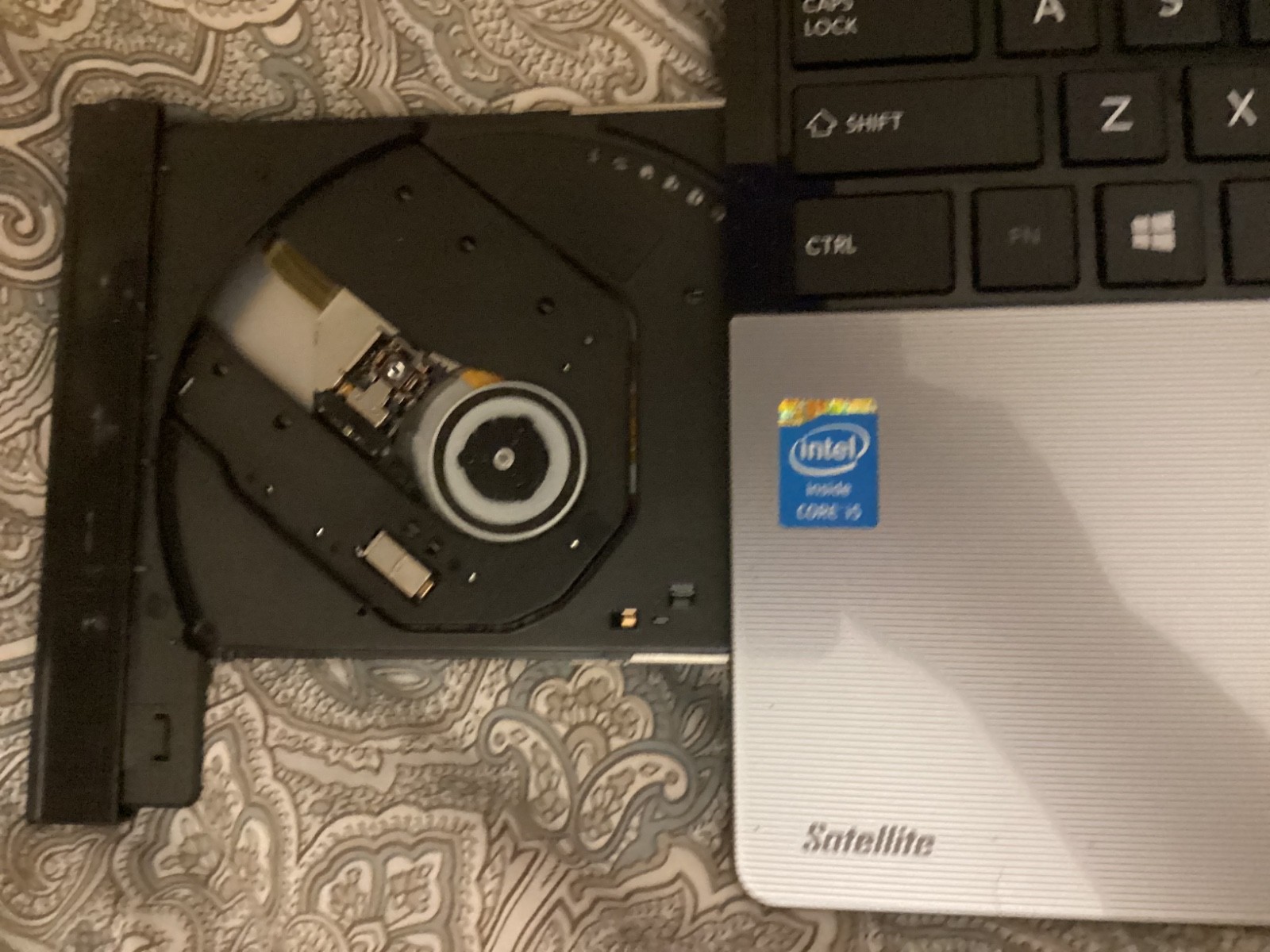 2013 Toshiba Notebook 15.6″ Satellite L55-A1568, msft 8.1, RAM 8.0 intel core i5