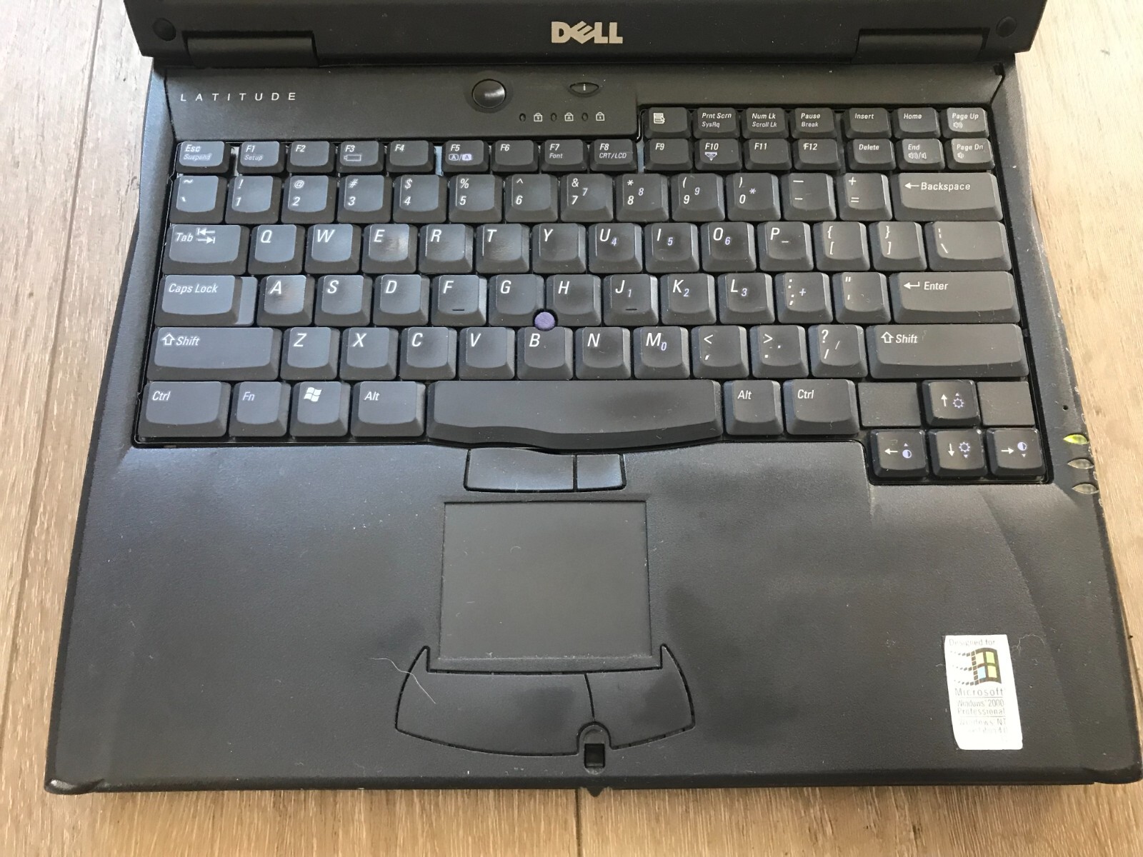 Dell Latitude C500 14″ Intel Celeron 700 MHz 256MB RAM 20GB HDD Win XP PRO