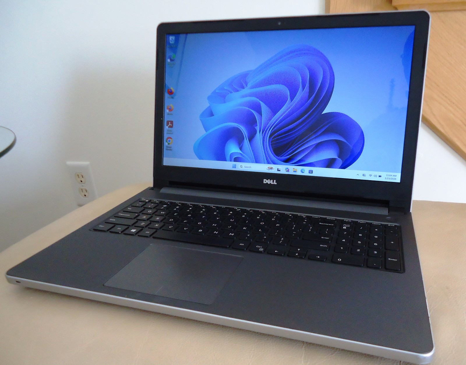 Dell Inspiron 15 5559 15.6″ i5-6200U 2.30GHz 8GB 250GB SSD Windows 11 MS Office