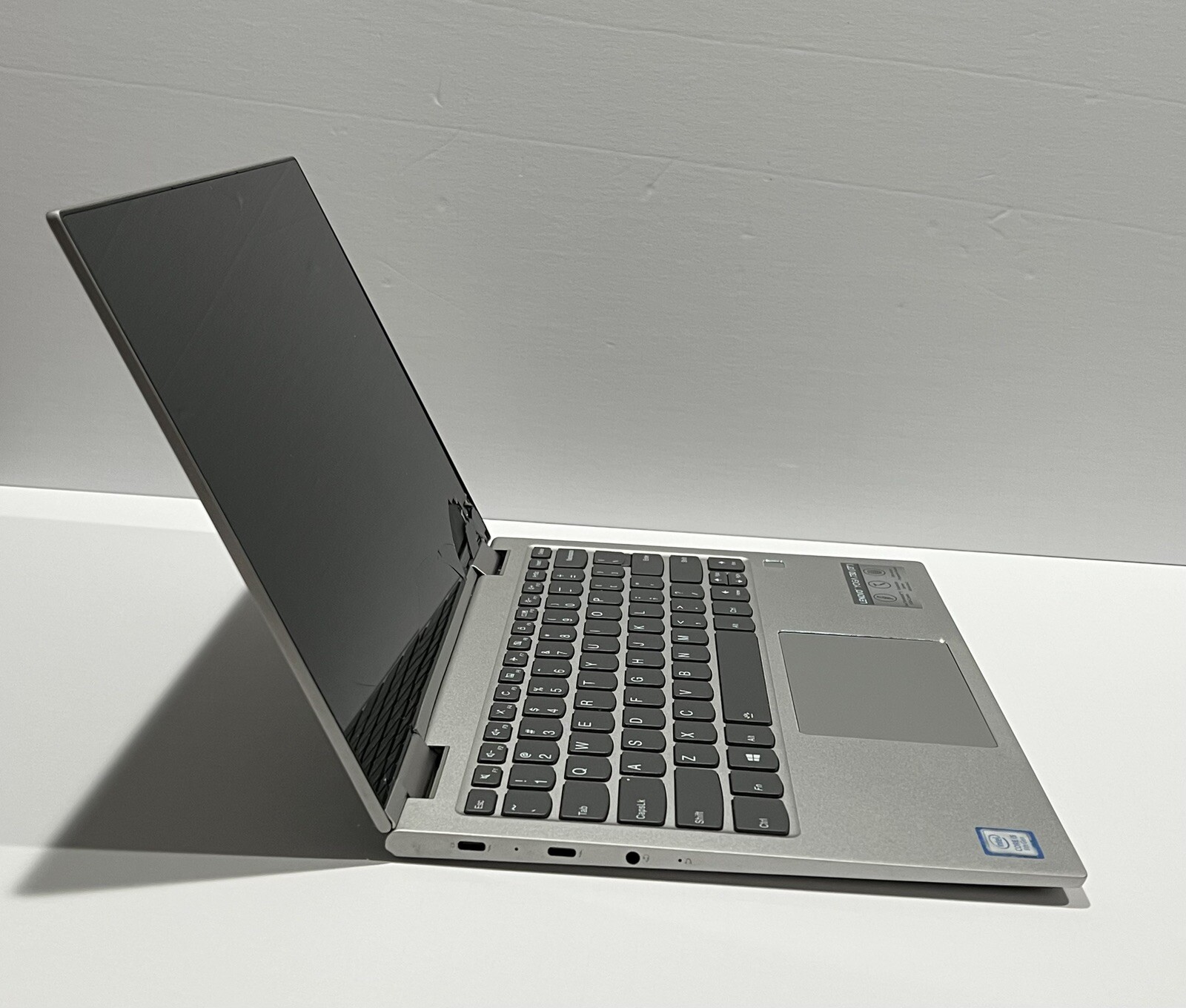 Lenovo YOGA 730-13IKB 81CT Core i5-8250U @1.6GHz 8GB Ram 256GB SSD