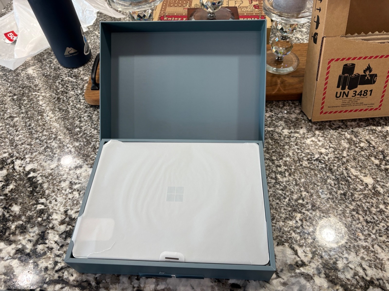 Microsoft 13″ Surface Laptop Snapdragon X Plus 8-Core, 16GB RAM, 512GB, Ocean.