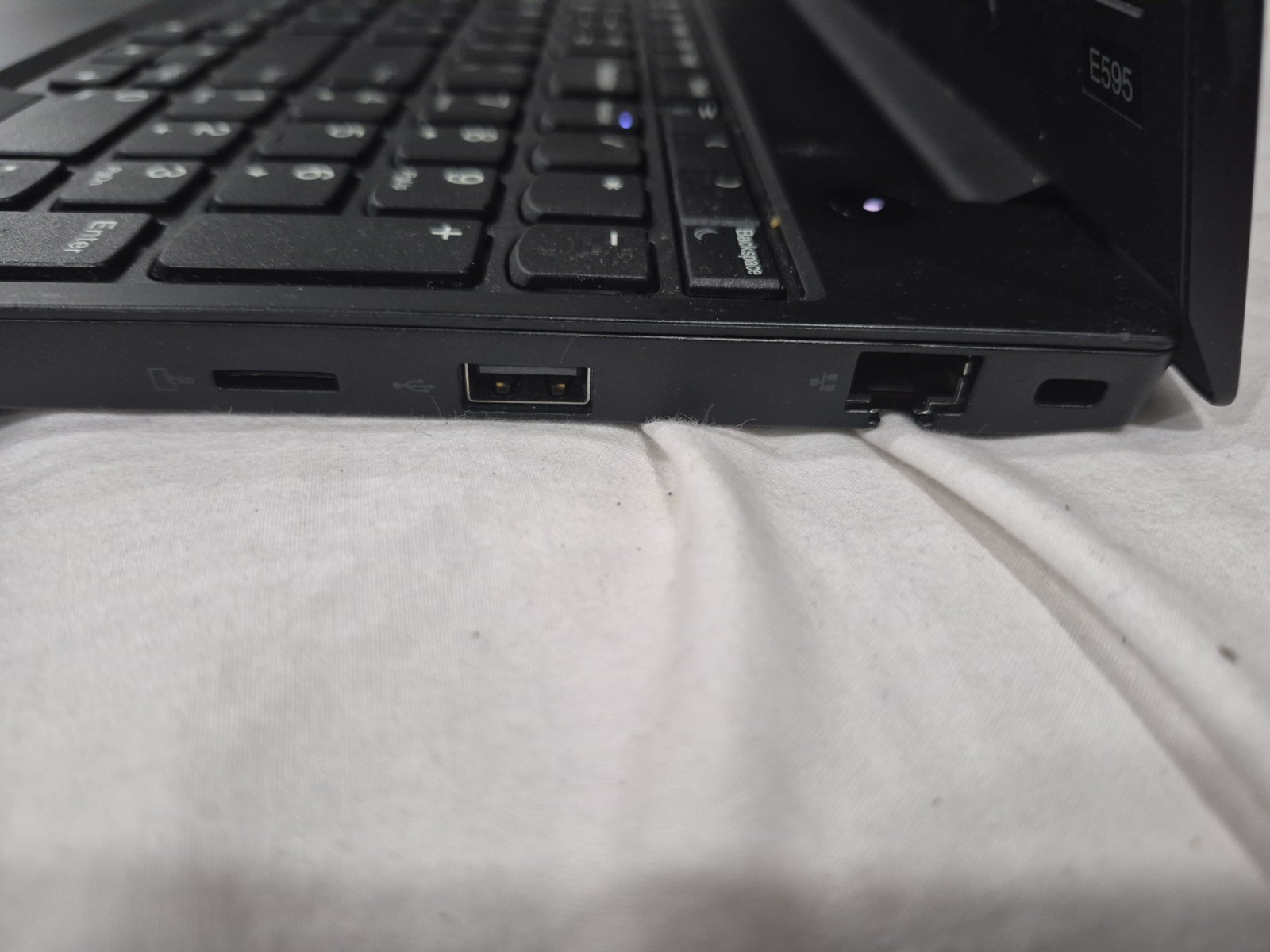 Lenovo ThinkPad E595 Ryzen 3 3200U 8GB RAM 256GB SSD AMD Vega 3