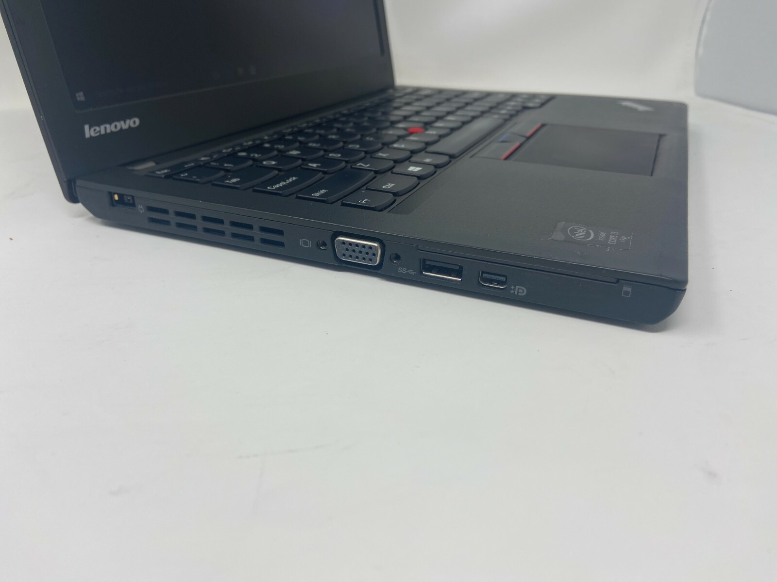 Lenovo ThinkPad 12.5″ x250 i5-5300u 2.3GHz 4GB 256GB SSD Webcam Win 10 Laptop