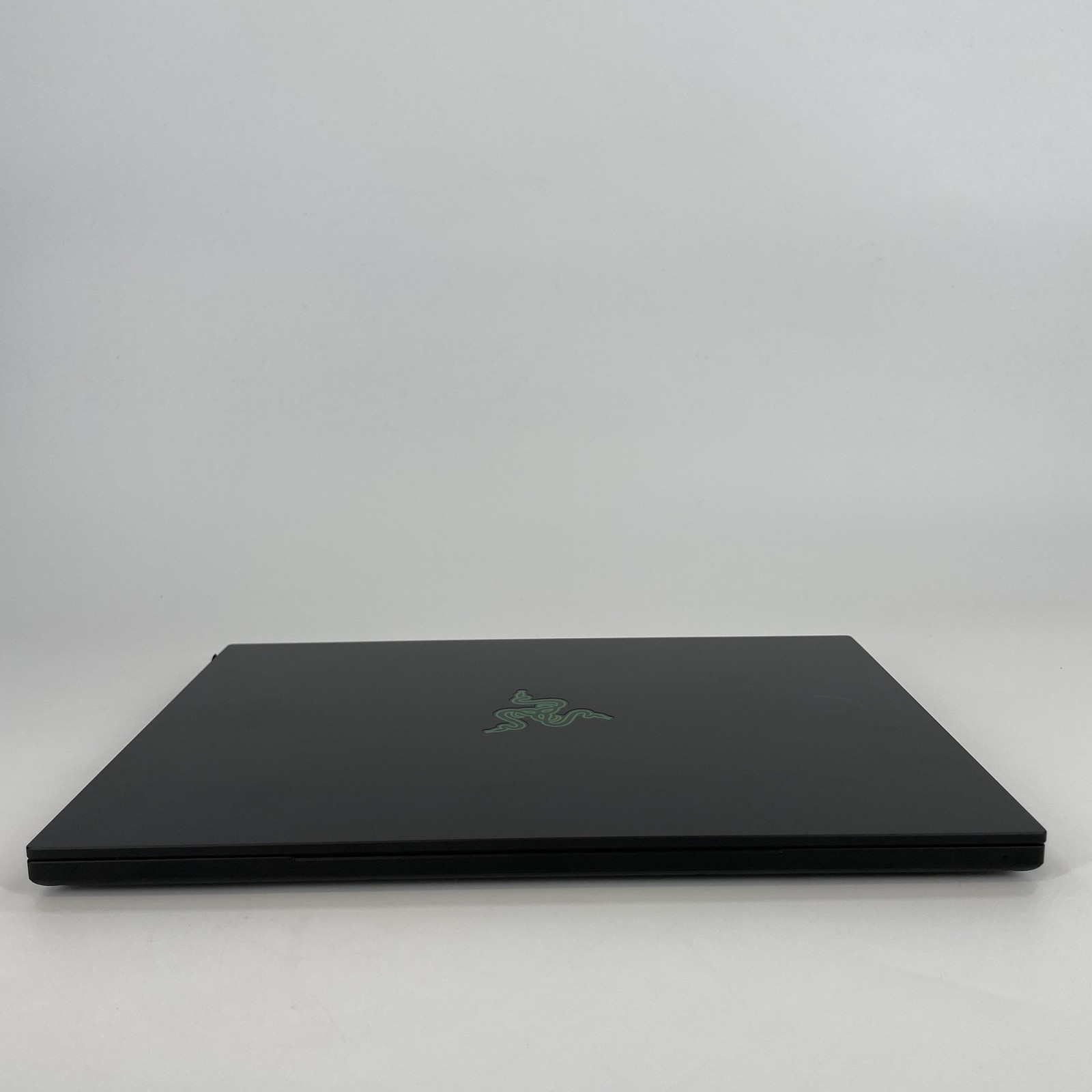 Razer Blade 14 120Hz QHD+ Ryzen AI 9 365 32GB 1TB SSD RTX 5070 Very Good
