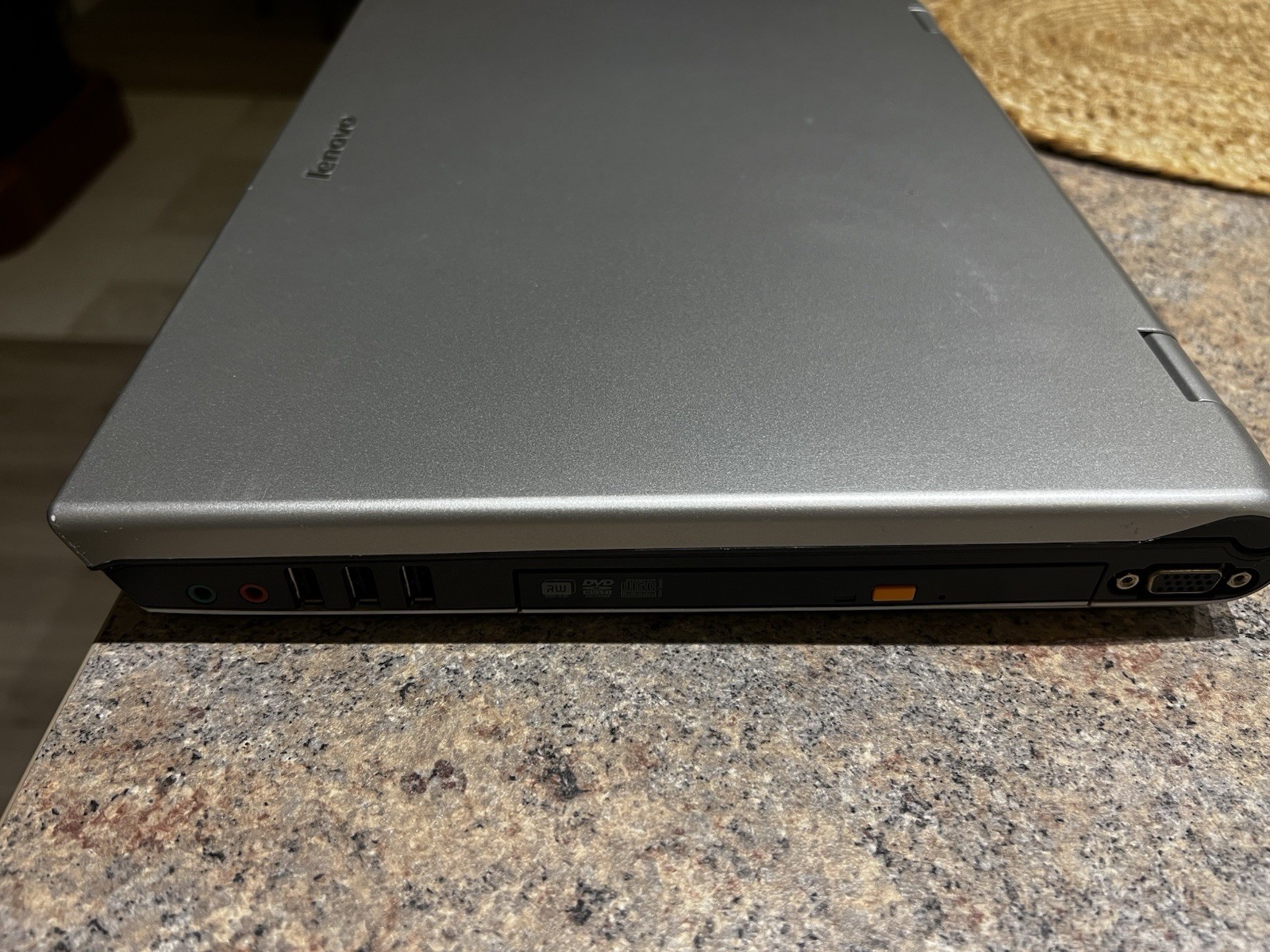 Lenovo 3000 N200 0769 ECG Laptop Intel® Pentium®“ T2390 2GB RAM 250GB HDD