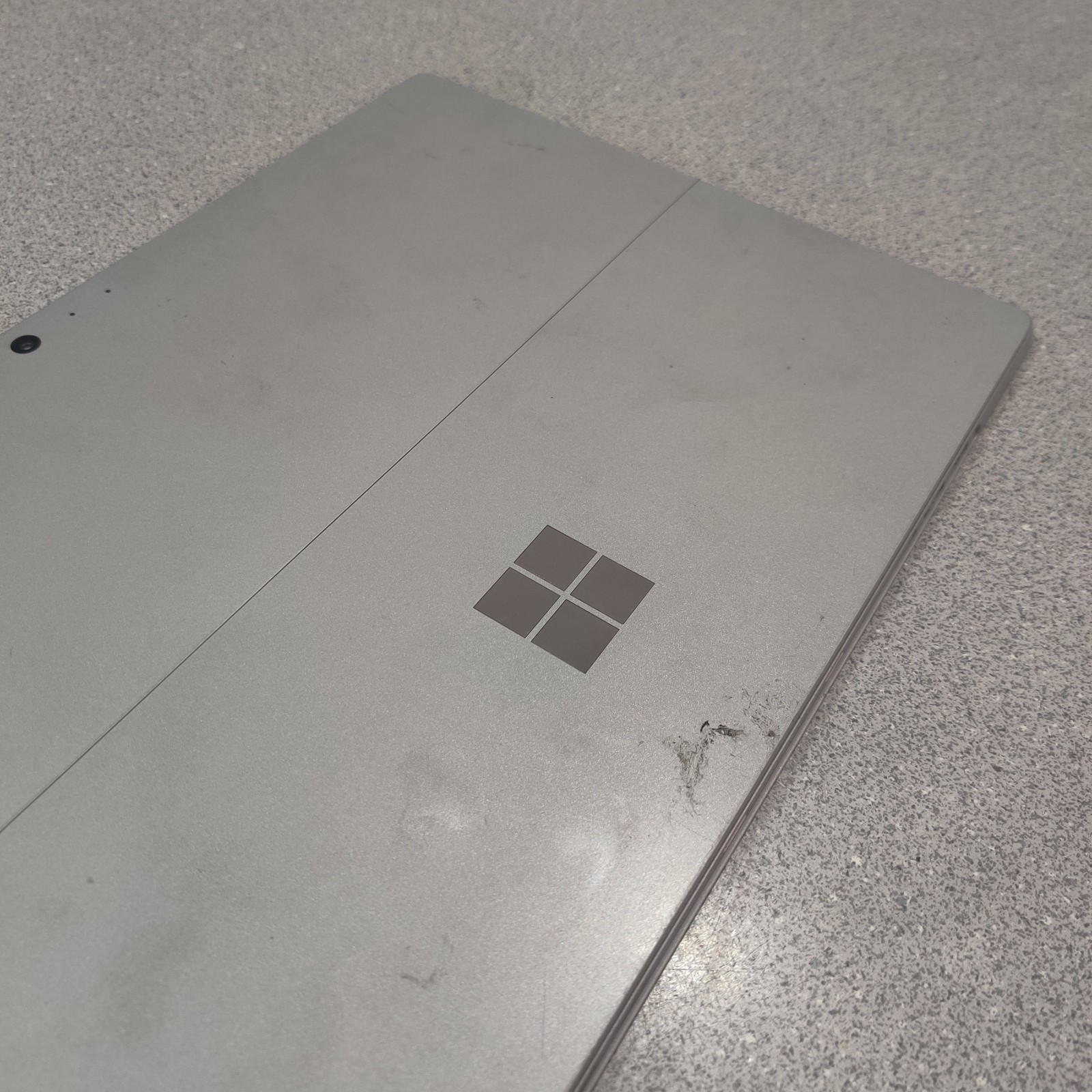 Microsoft Surface Pro 5th Gen 1807 Tablet 8GB 256GB Wi-Fi FOR PARTS DAMAGED