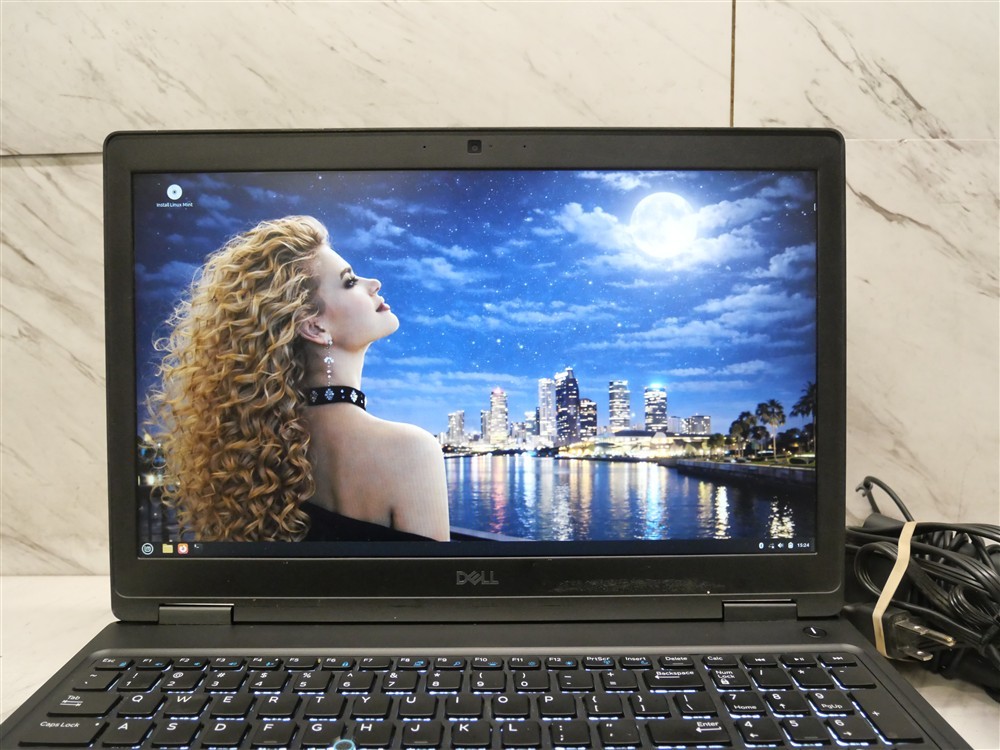 DELL E5591 15″ LATITUDE Laptop i5-8400H 2.50ghz 8GB AC Adapter & BAT 1920×1080