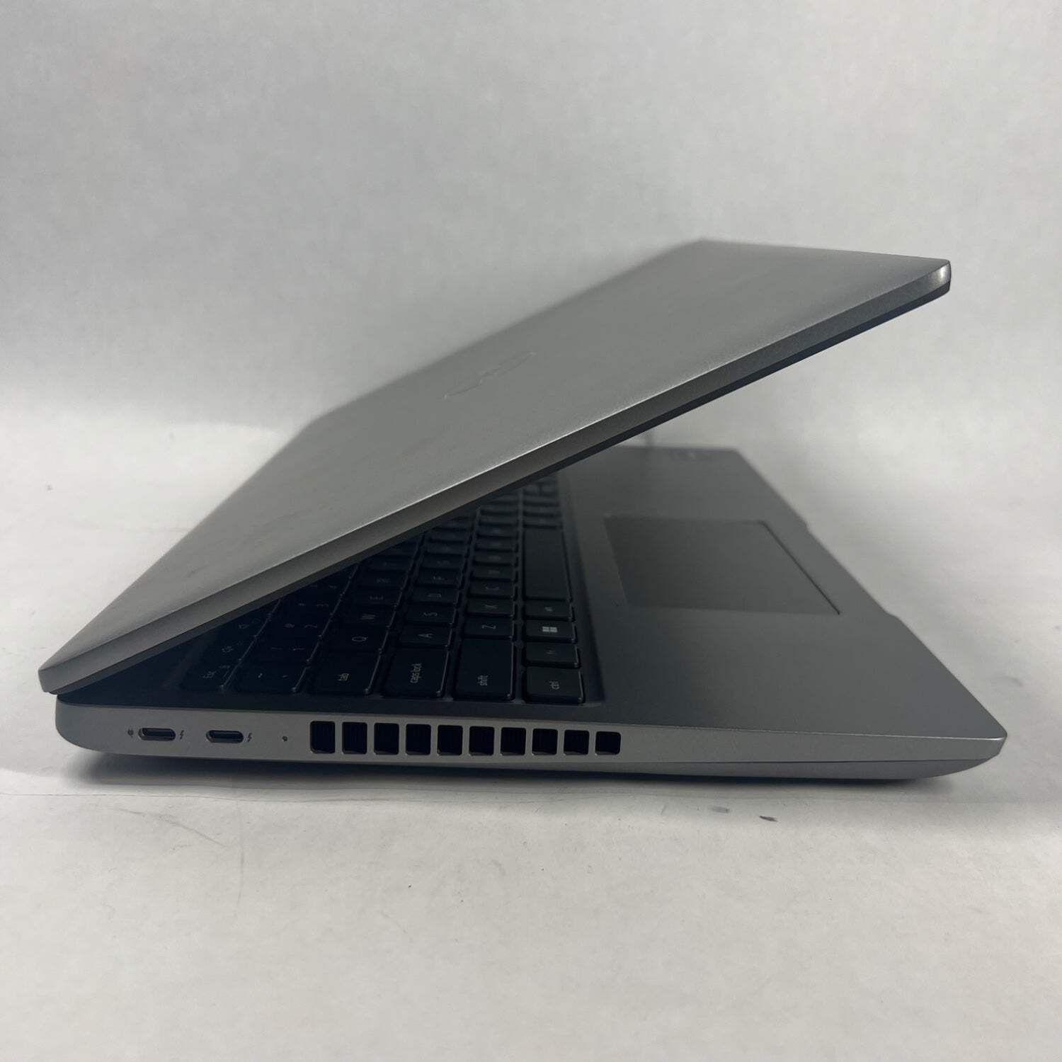 Dell Precision 3581 15.6″ i7-13700H 2.4GHz 16GB RAM 512GB SSD