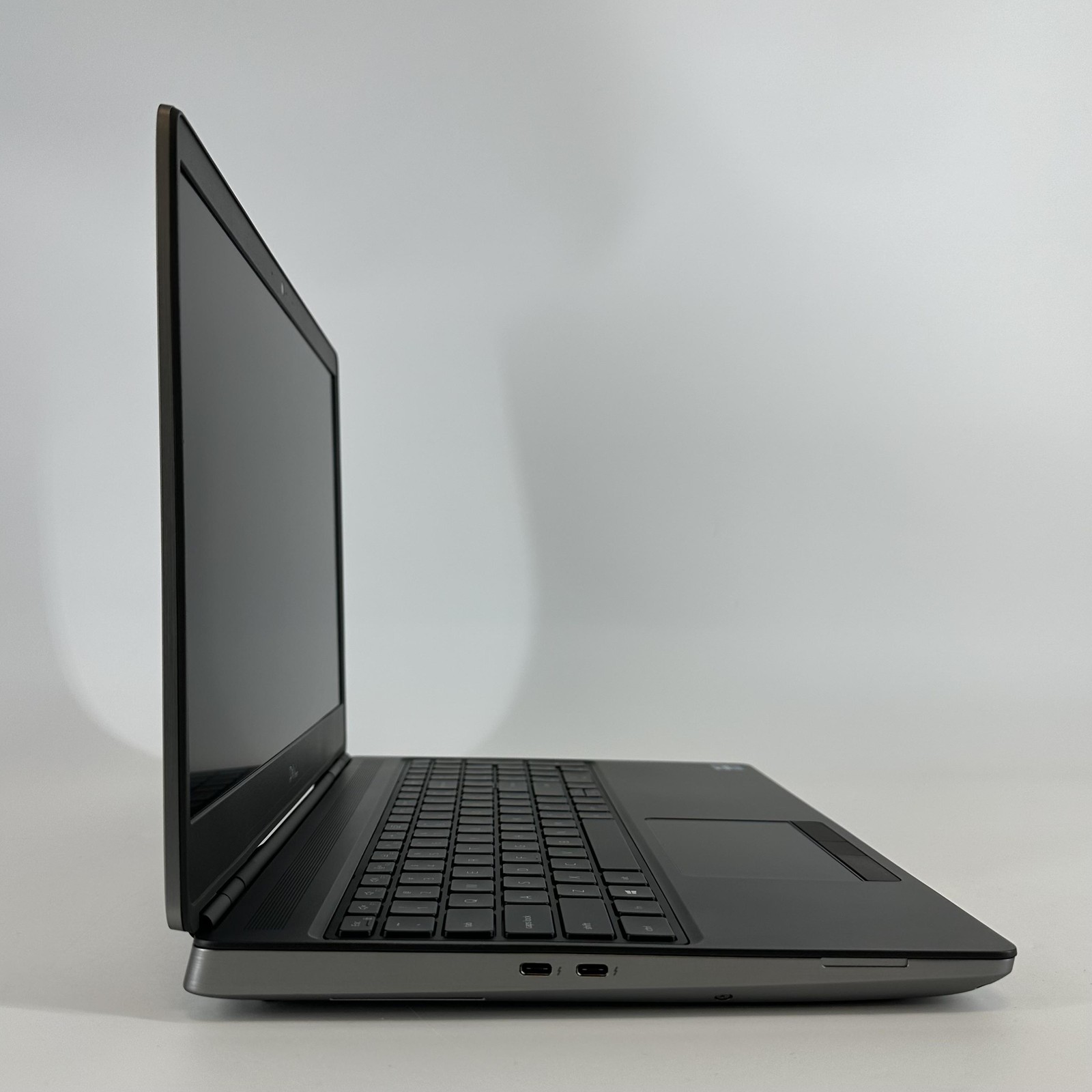 Dell Precision 7560 15.6 FHD Xeon W-11955M 32GB 512GB SSD RTX A2000 BENT FRAME