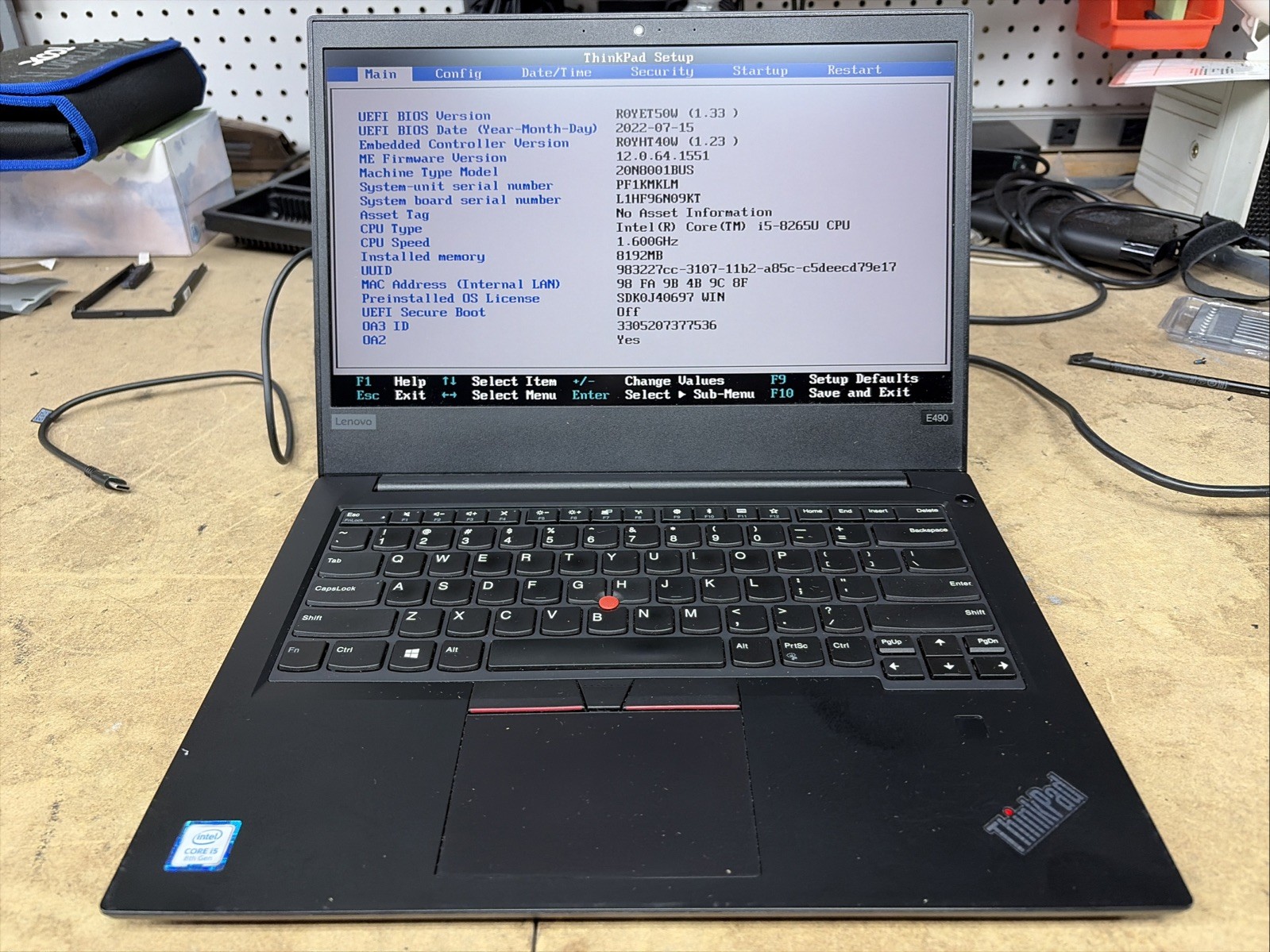 Lenovo ThinkPad E490 14″ FHD i5-8265U 8GB RAM No OS