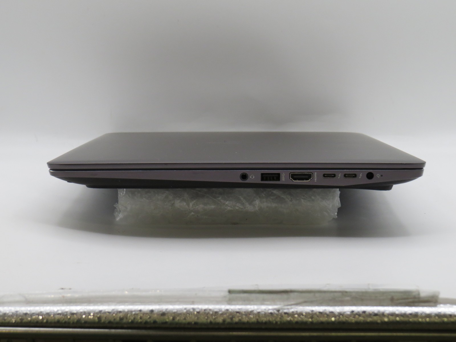 HP ZBook Studio G4 i7-7820HQ @ 2.9GHz 16GB DDR4 256GB m2 Quadro M200 No OS/Batt
