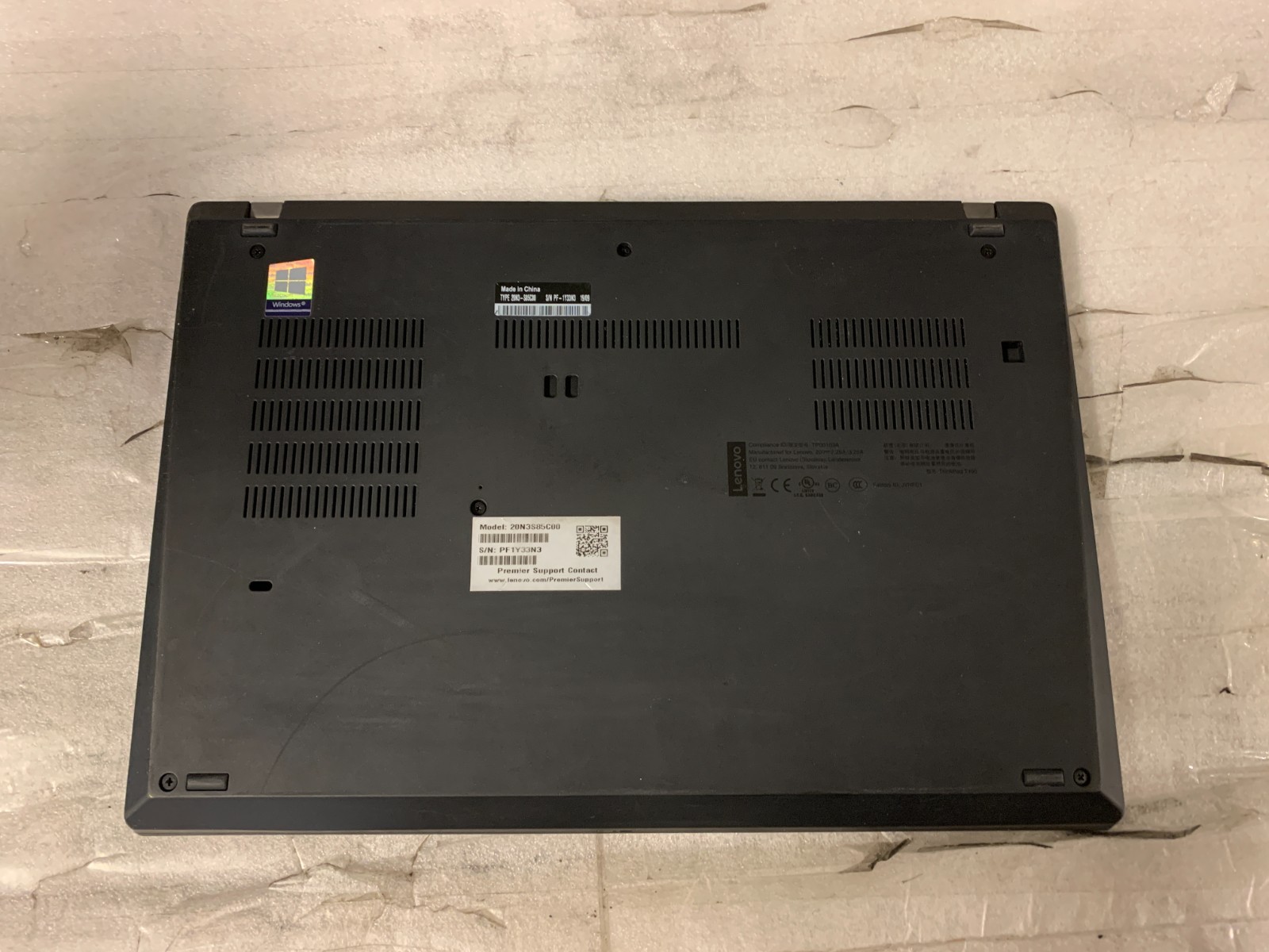 Lenovo ThinkPad T490 | 14.1″| Core i5-8265U | 8GB RAM | 512GB SSD | No Os