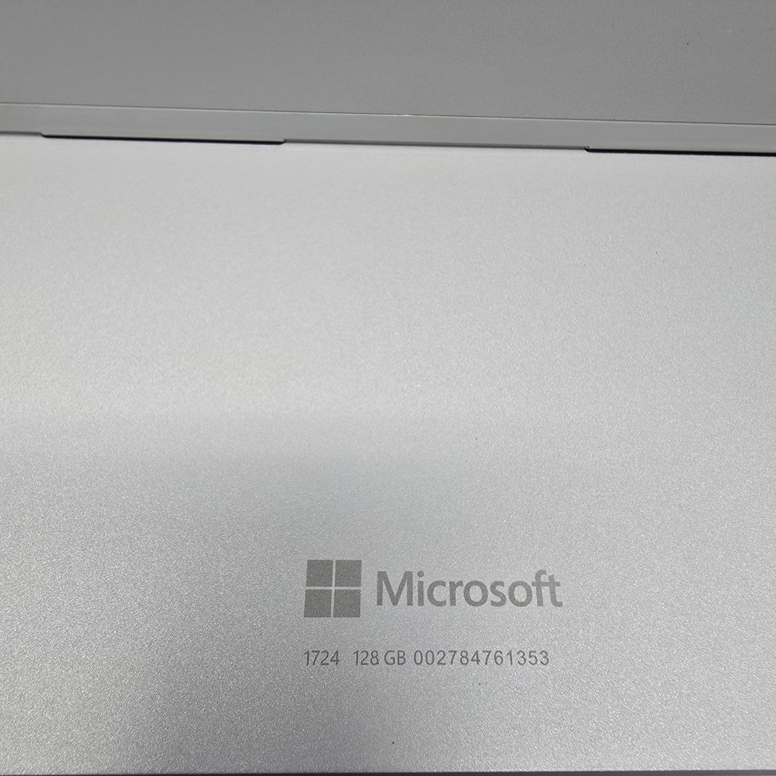 Microsoft Surface Pro 4 Model 1724 Win 10 Pro i5 2.40GHz 128GB 4GB RAM