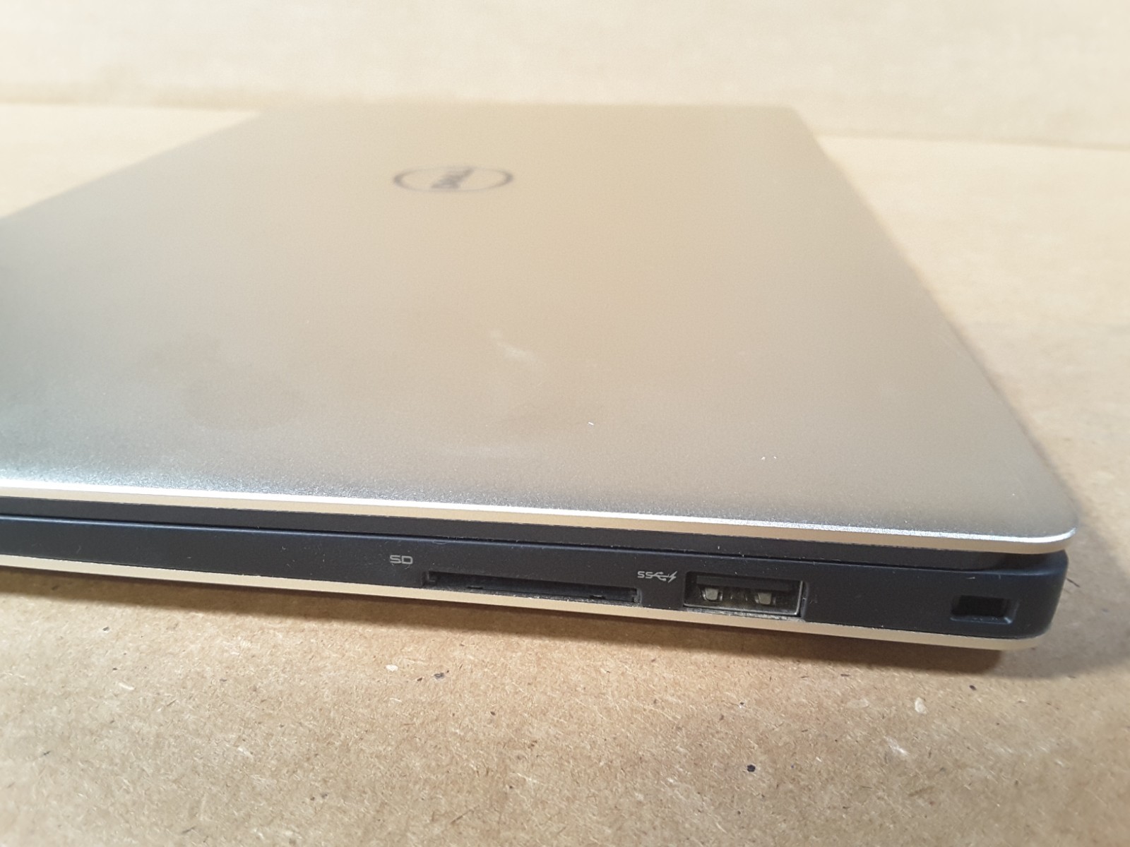 Dell XPS 13-9350 13.3-Inch, Intel Core i7-6560U 2.2GHz, 8GB RAM, 250GB, 2 AC Adr