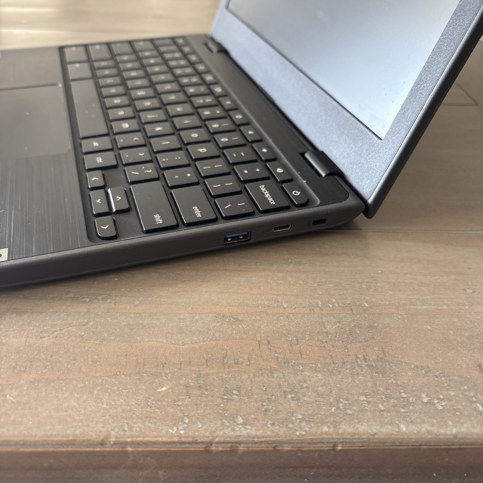 Lenovo 100e Chromebook 2nd Gen AMD 4GB RAM 32GB eMMC 11.6″
