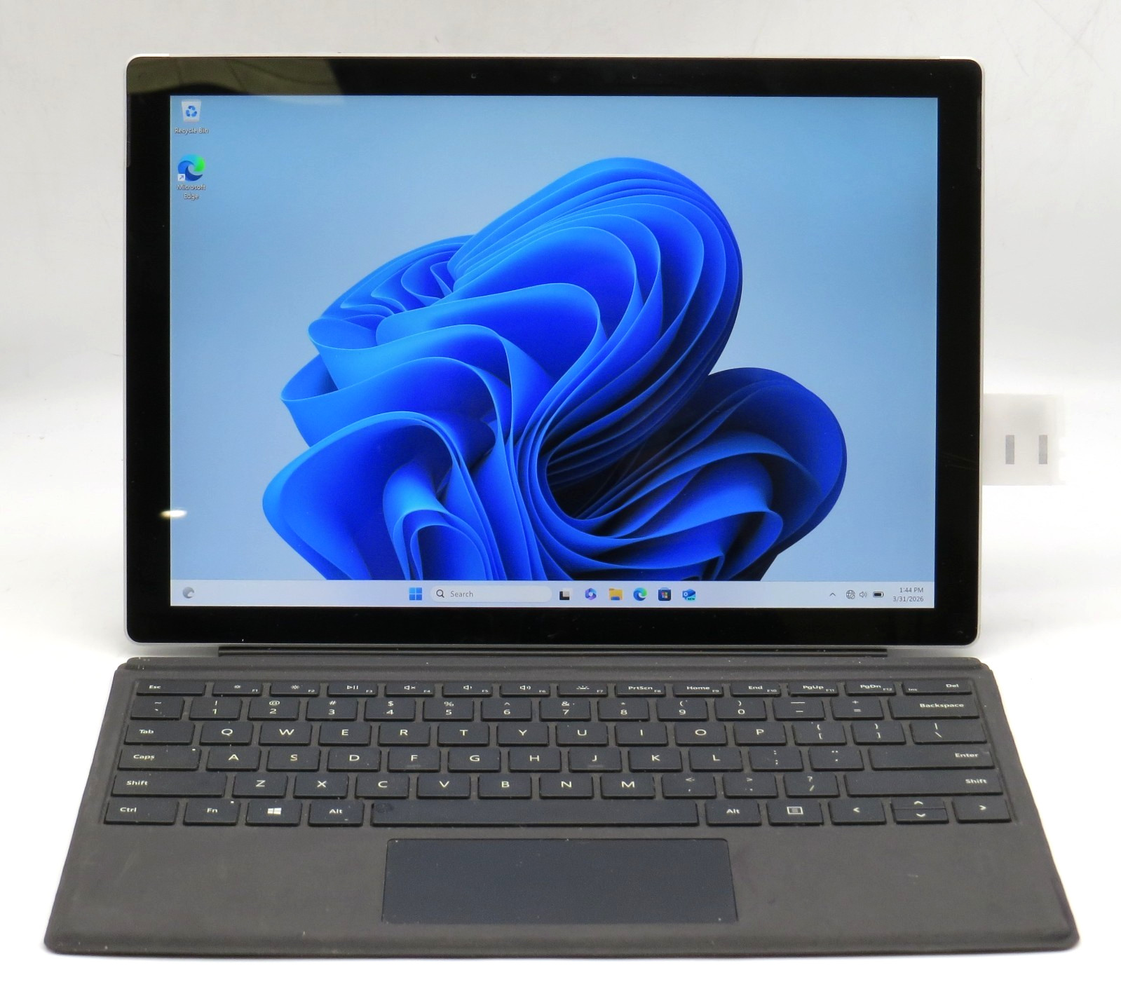 Microsoft Surface Pro 7+ 12″ Touch i5-1135G7 256GB HDD 8GB RAM Win11 w/AC