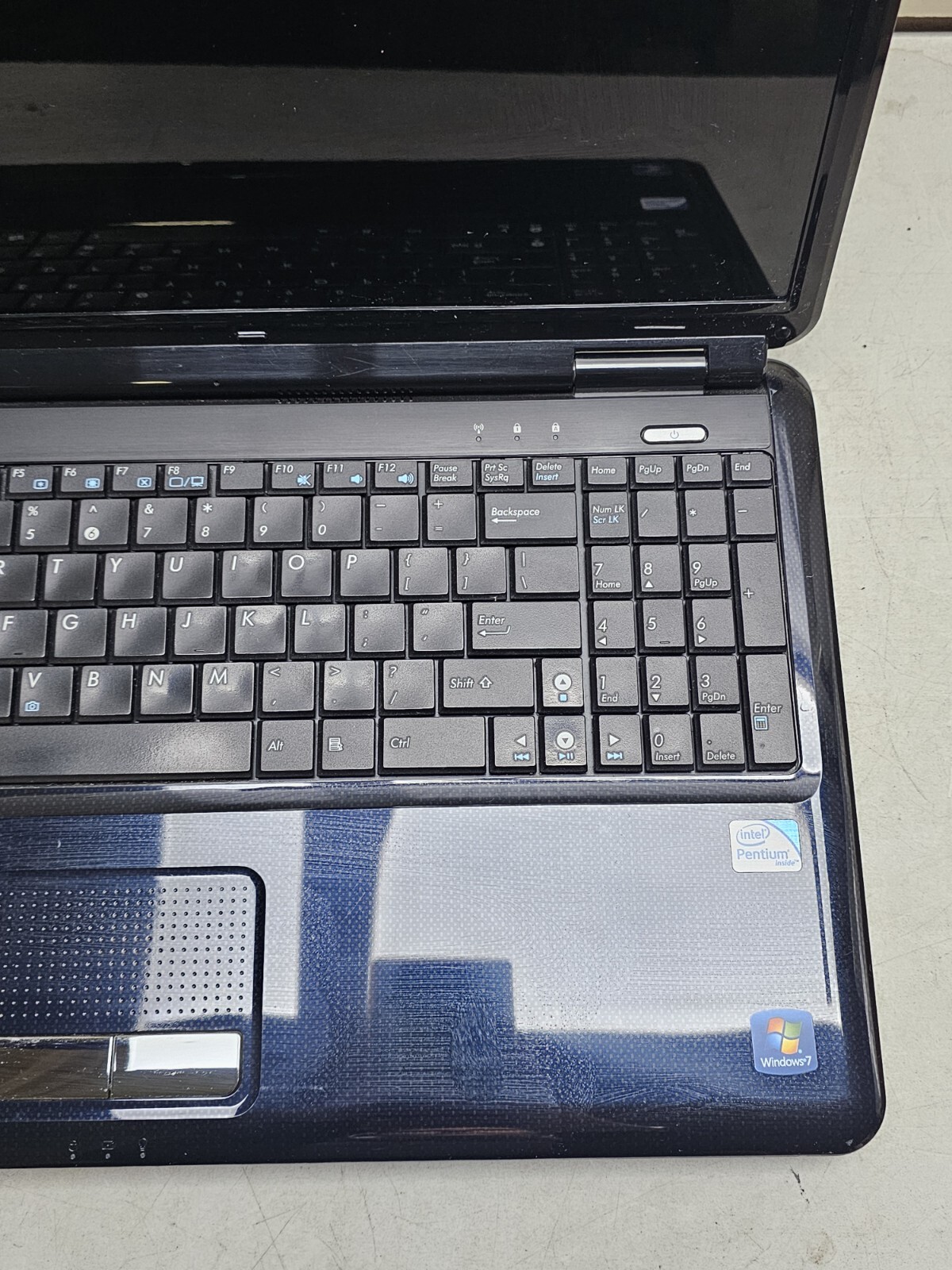 ASUS K60IJ Laptop – Pentium T4300 – 4GB RAM – 300GB HDD – BAD TRACKPAD – READ