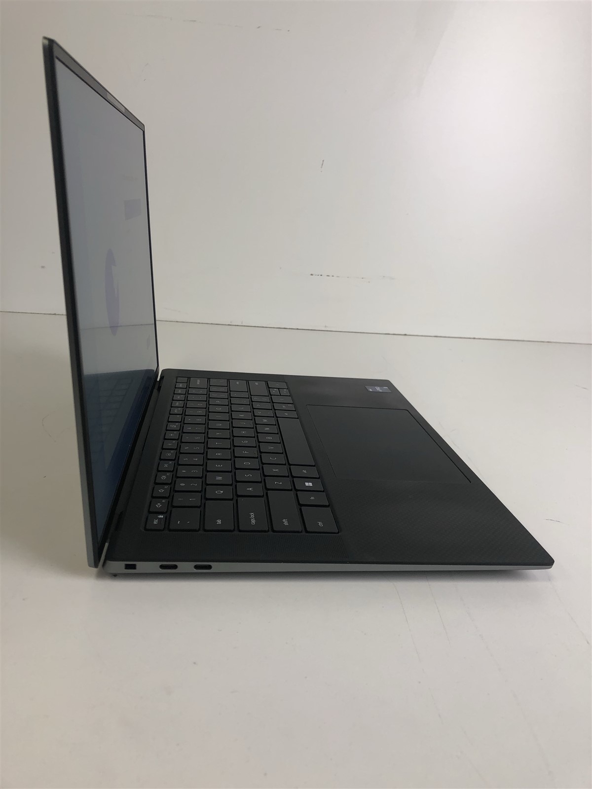 Dell Precision 5570: Core i7-12800H 2.4GHz – 32GB – 512GB – RTX A2000 (SELECT)