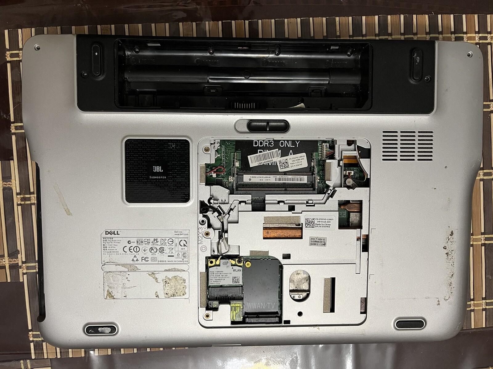 Dell XPS P11F003 P502x Core i5 Laptop Cracked Screen missing parts