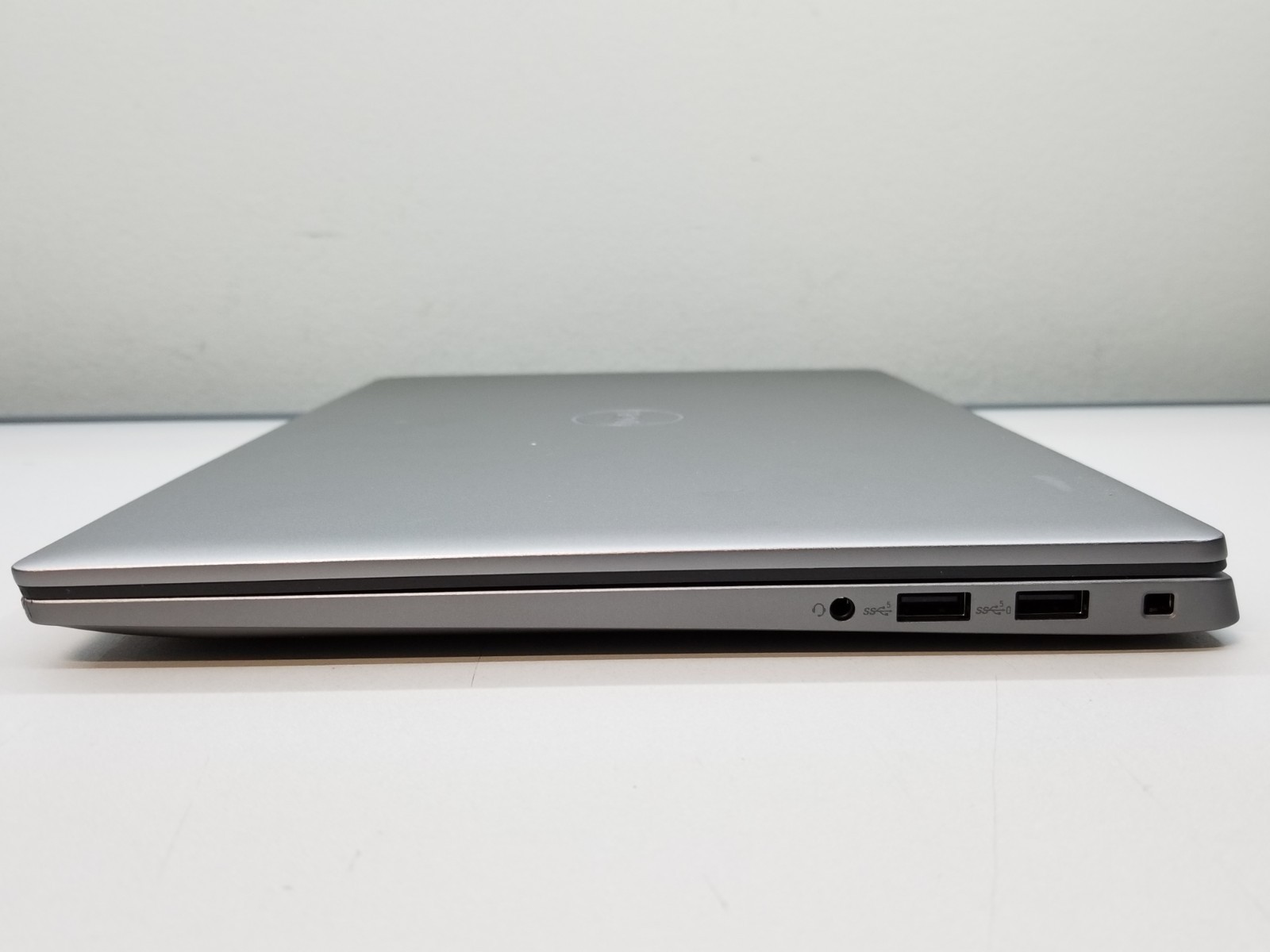 Dell Latitude 7450 14″ FHD+ Ultra 5-135U 4.4GHz 16GB RAM 256GB NVMe Win11P WRNTY