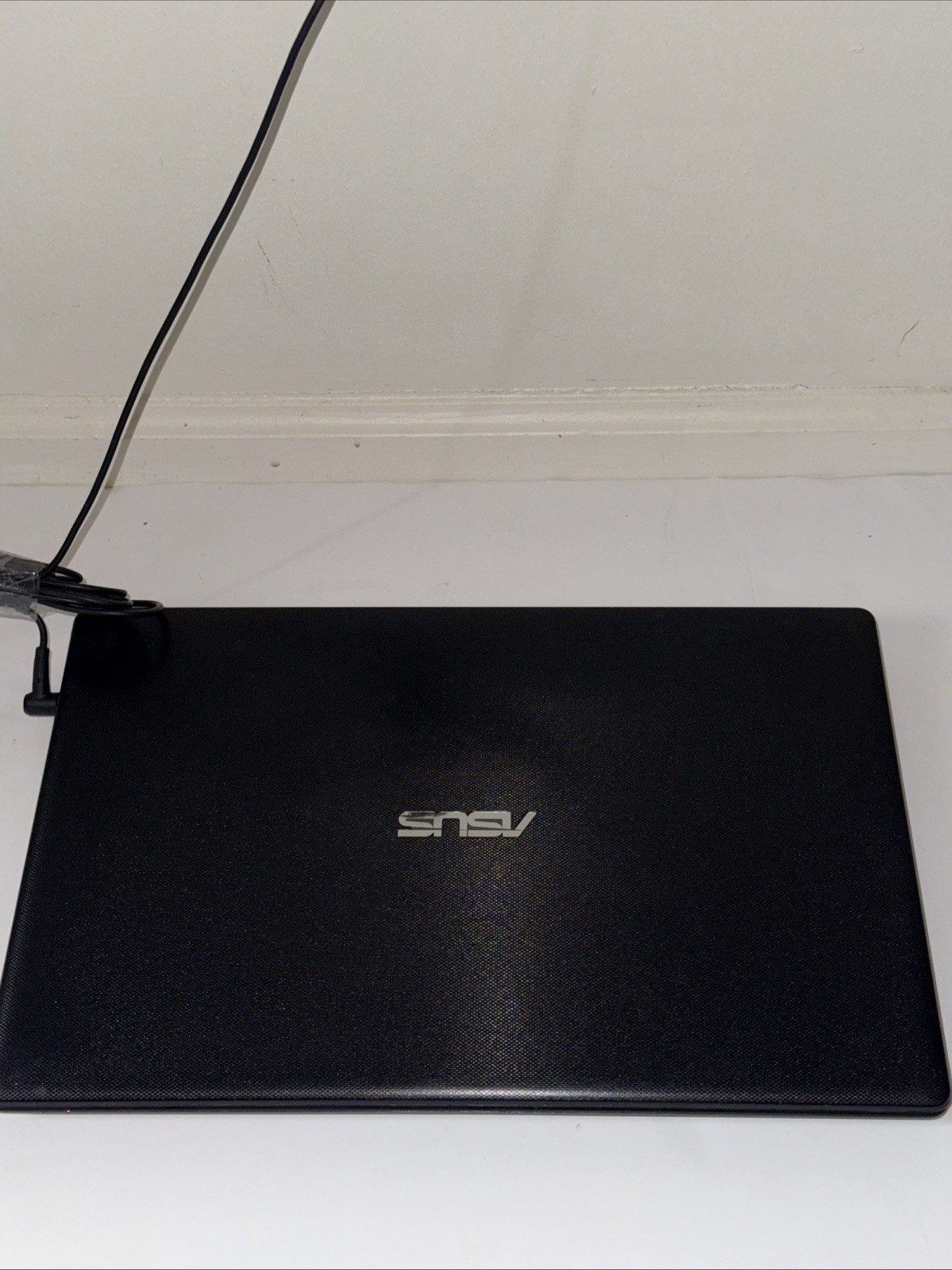 ASUS: ATHEROS AR5B125 Laptop (Powers on But Needs New Battery)