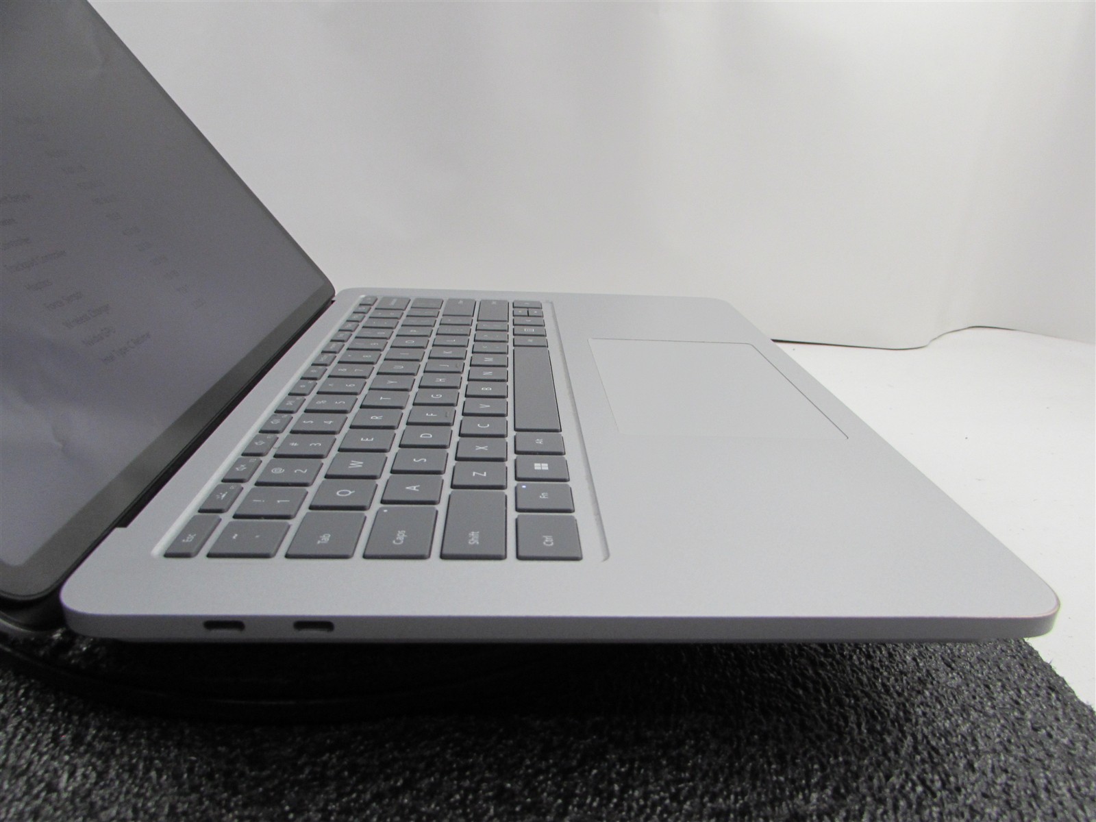 Microsoft Surface Laptop Studio 1964 i7-11370H 1TB SSD 32GB RTX A2000 *No A/C*