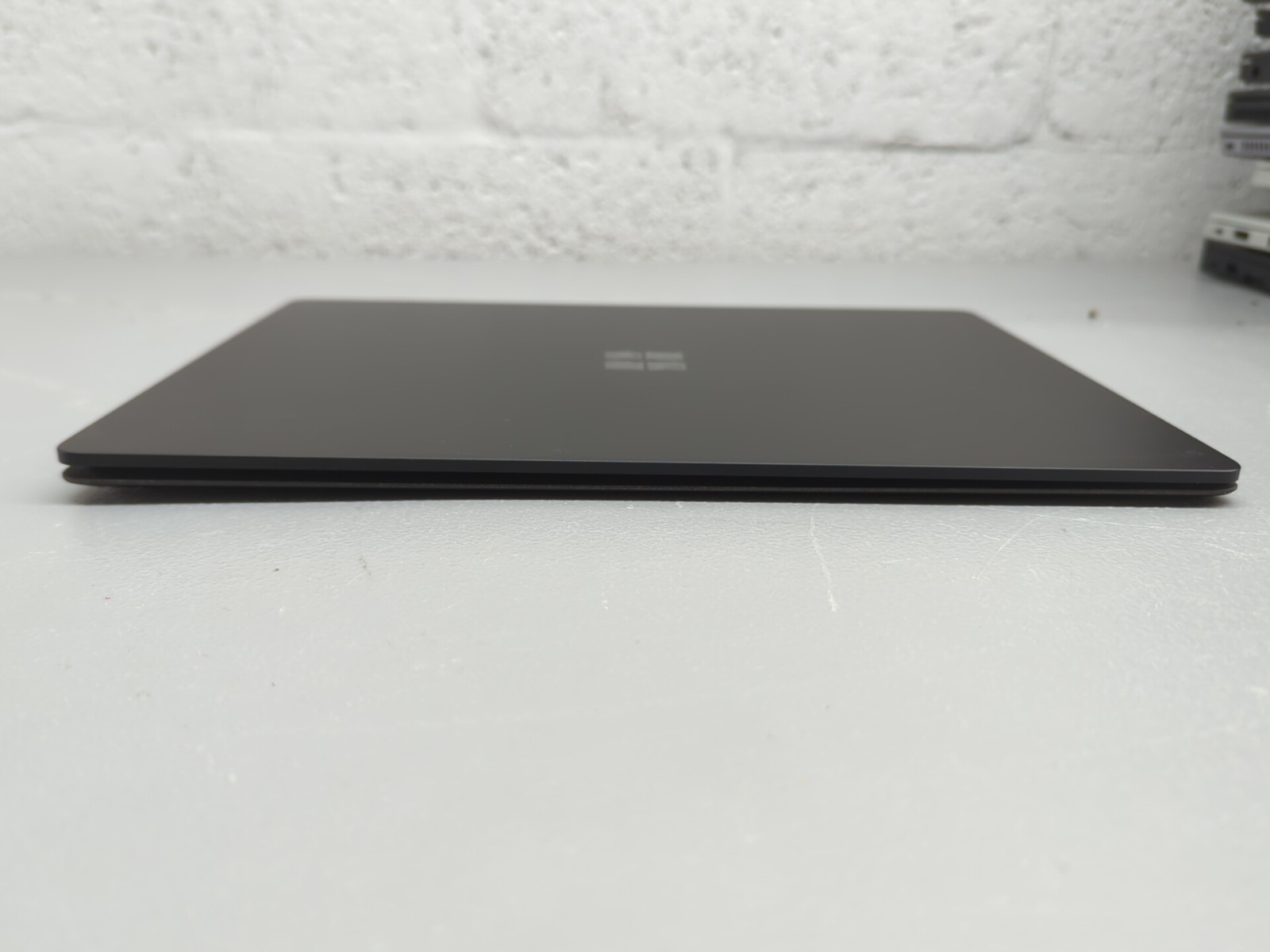 Microsoft Surface Laptop 2 13.5″ i7-8650U 16GB 512GB SSD Win 11 Pro – Used