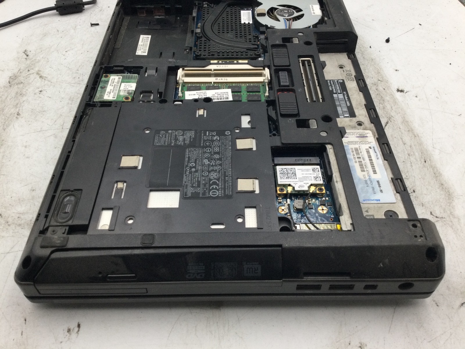 HP PROBOOK 6460B – FOR PARTS/BAD LCD – INTEL I5 VPRO – 4GB RAM – 14″ – READ -BB