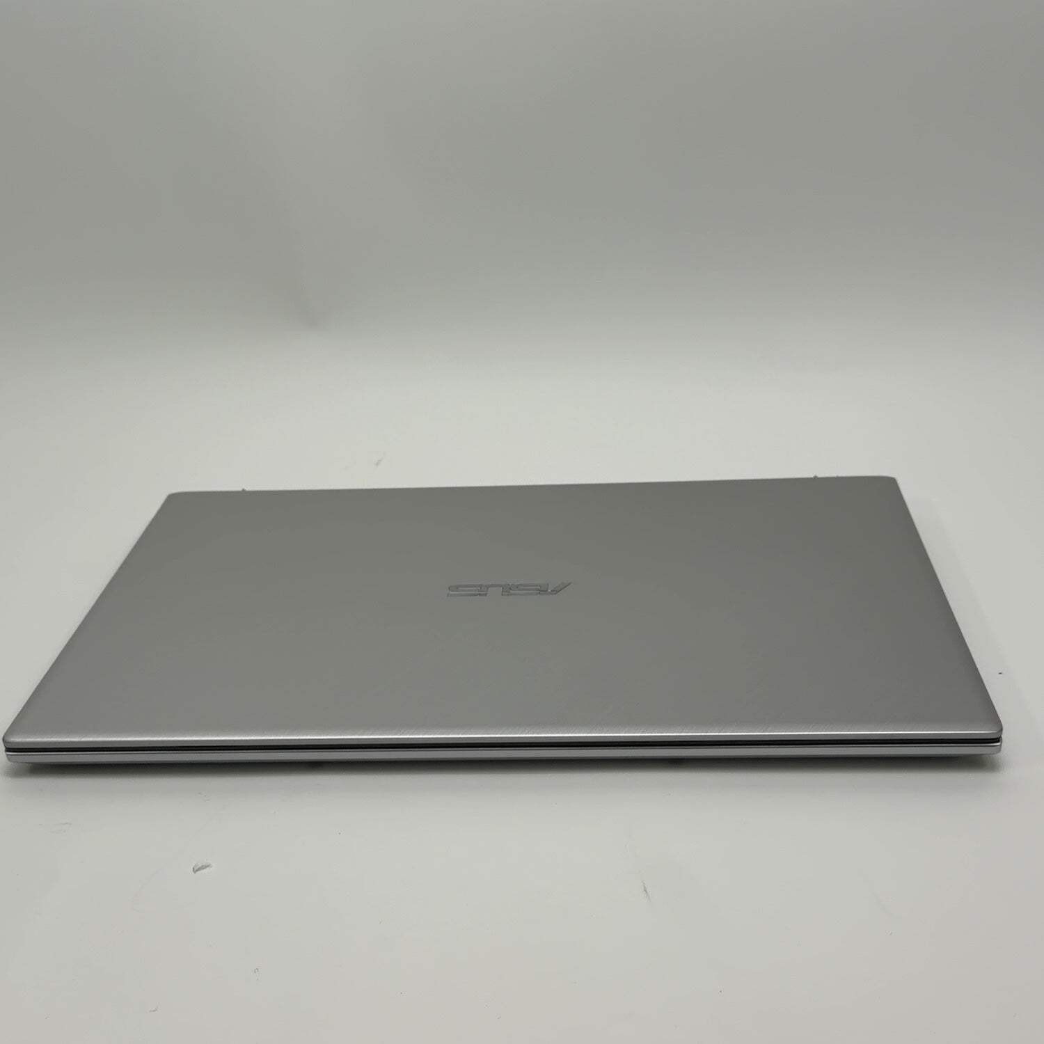 Asus Vivobook 17 K712E 17.3″ i3-1115G4 3.0GHz 8GB RAM 250GB SSD