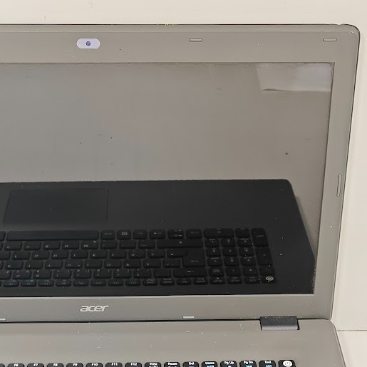Acer Aspire E5-722G-87RL Laptop – AMD A8-7410, Radeon R5, 8GB RAM