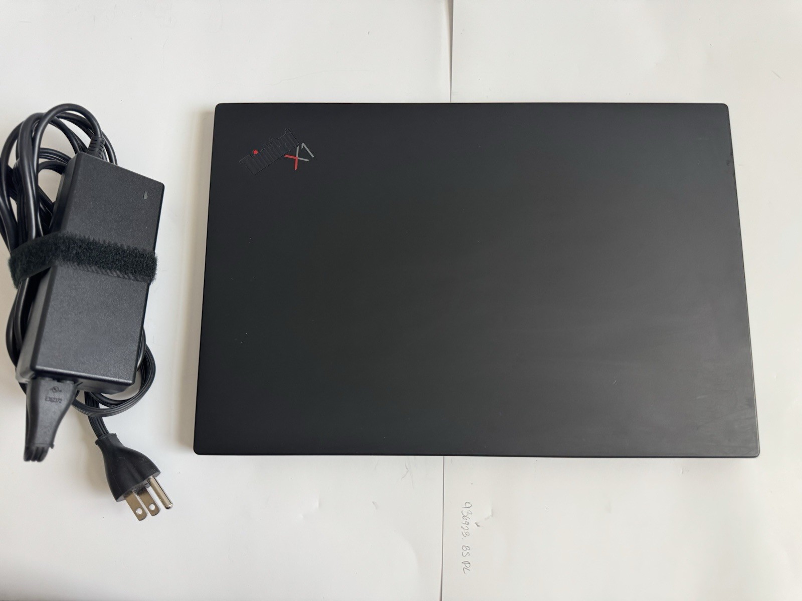 Lenovo ThinkPad X1 Carbon Gen 8 14 FHD i7-10610U 16GB 256GB SSD FHD Touch WIN11P