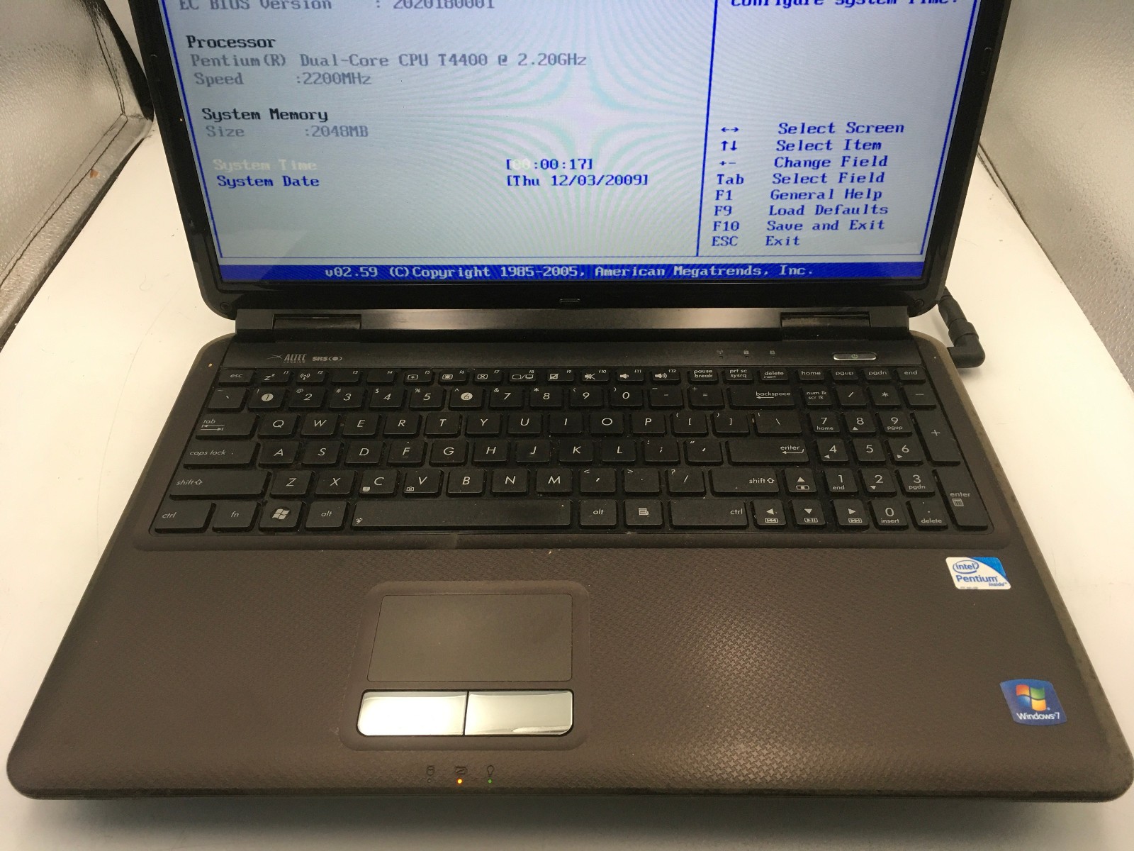 ASUS K61IC – BOOTS TO BIOS – INTEL DUAL CORE T4400 – 2GB RAM – READ DESCRIP – BB