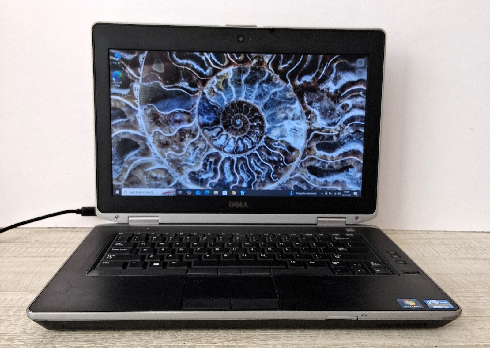 Dell Latitude E6430 Intel Core i5-3320M 2.60GHz 8GB RAM No HDD/Battery