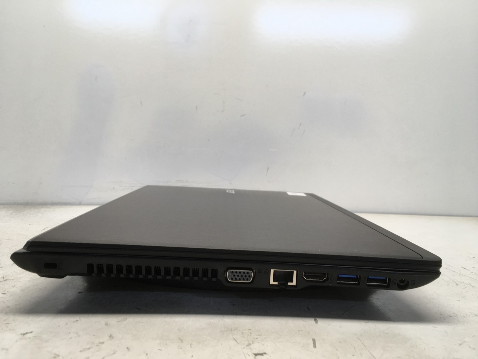 Acer Aspire V15 V3-575-50TD Intel i5-6200U 2.3GHz 4 GB NO HDD No Batt