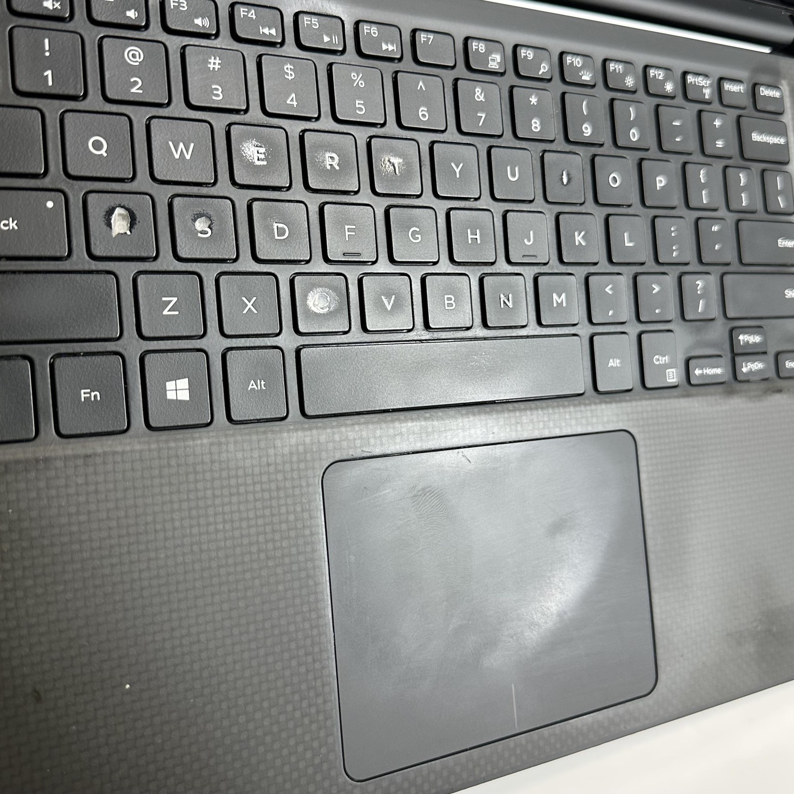 Dell XPS 15 9550 4K TOUCH i7-6700HQ 2.60GHz 32GB 1TB SSD GTX 960M – Bad Battery