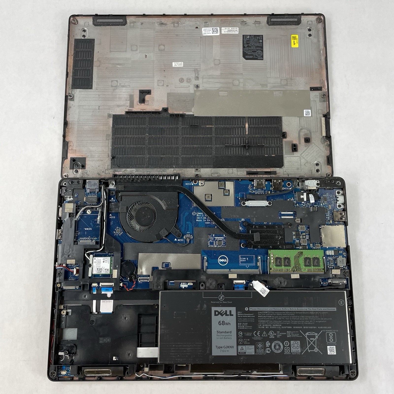 Dell Latitude 5580 15.6″ i5-7300U 2.60 GHz 8 GB RAM No SSD No OS – Bad Edge