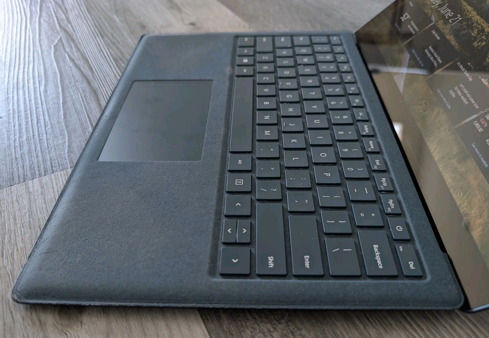 Microsoft Surface Laptop 2 13.5″ 8th Gen i7 8650U 16GB RAM 512GB SSD Win 10