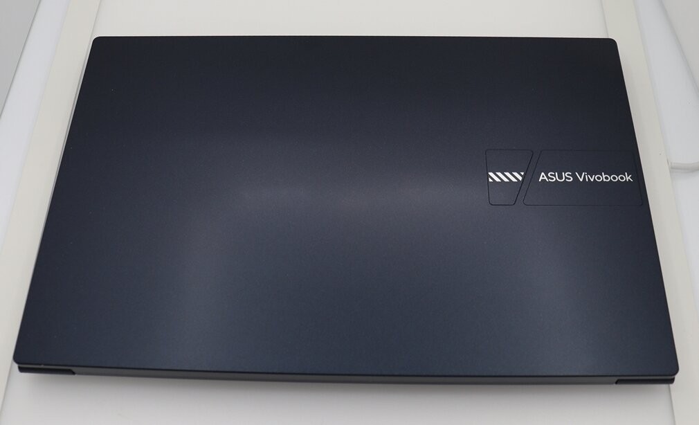 ASUS Vivobook 14″ FHD Laptop Intel Core i5 12GB 256GB SSD Laptop Pristine