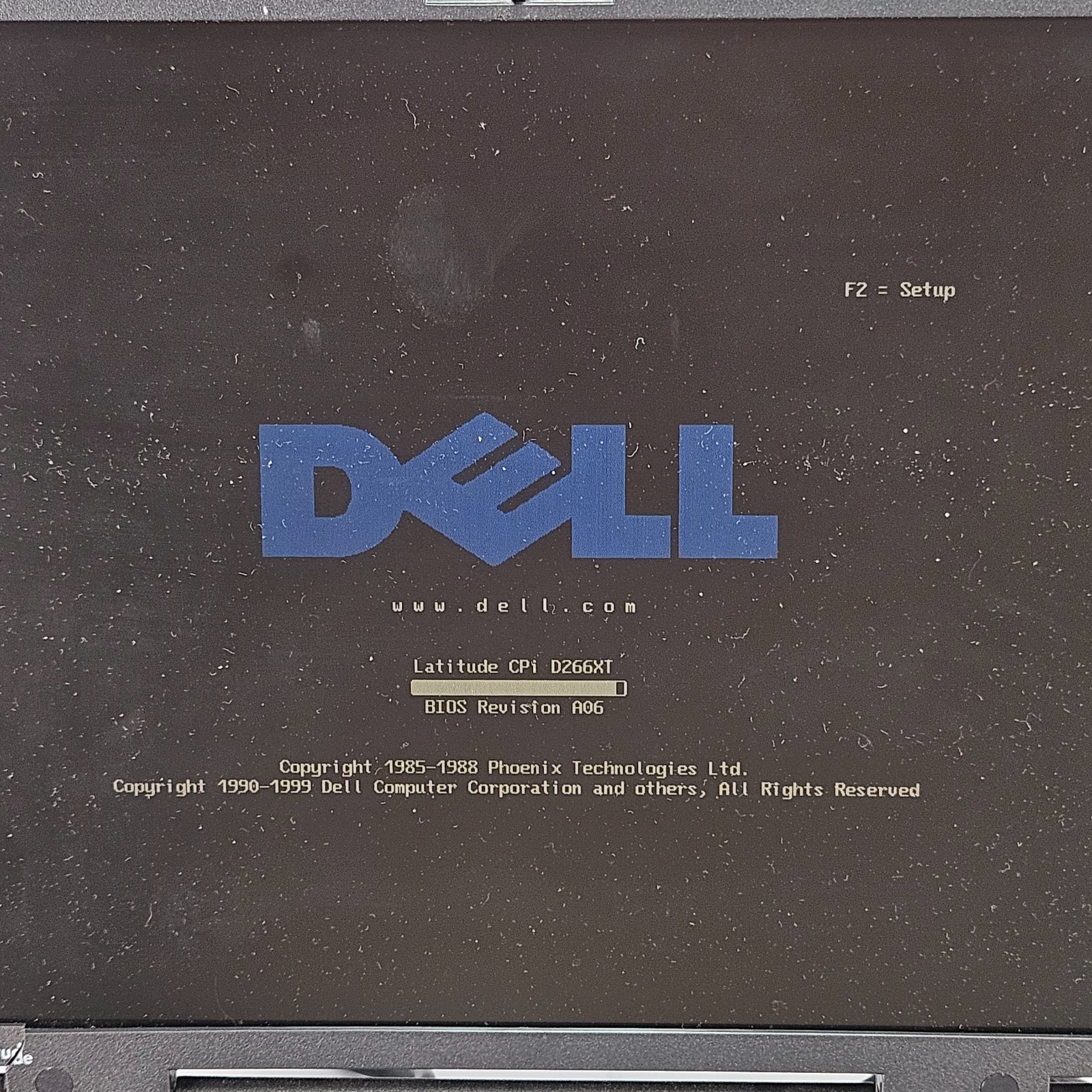 Vintage Dell Latitude CPi D266XT Pentium II 266 Laptop + Case + AC Adapter