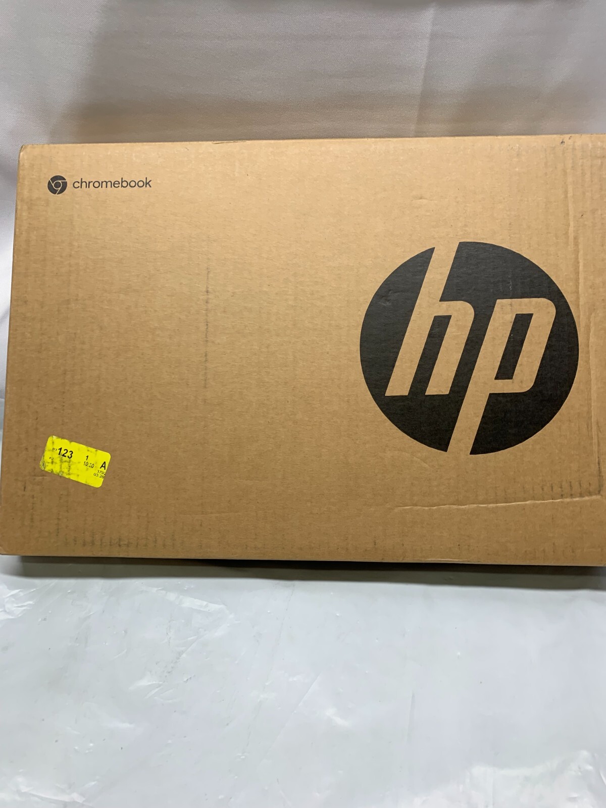 HP Chromebook x360 14a-ca0050nr 14″ Touchscreen Intel Celeron 4GB RAM 32GB eMMC