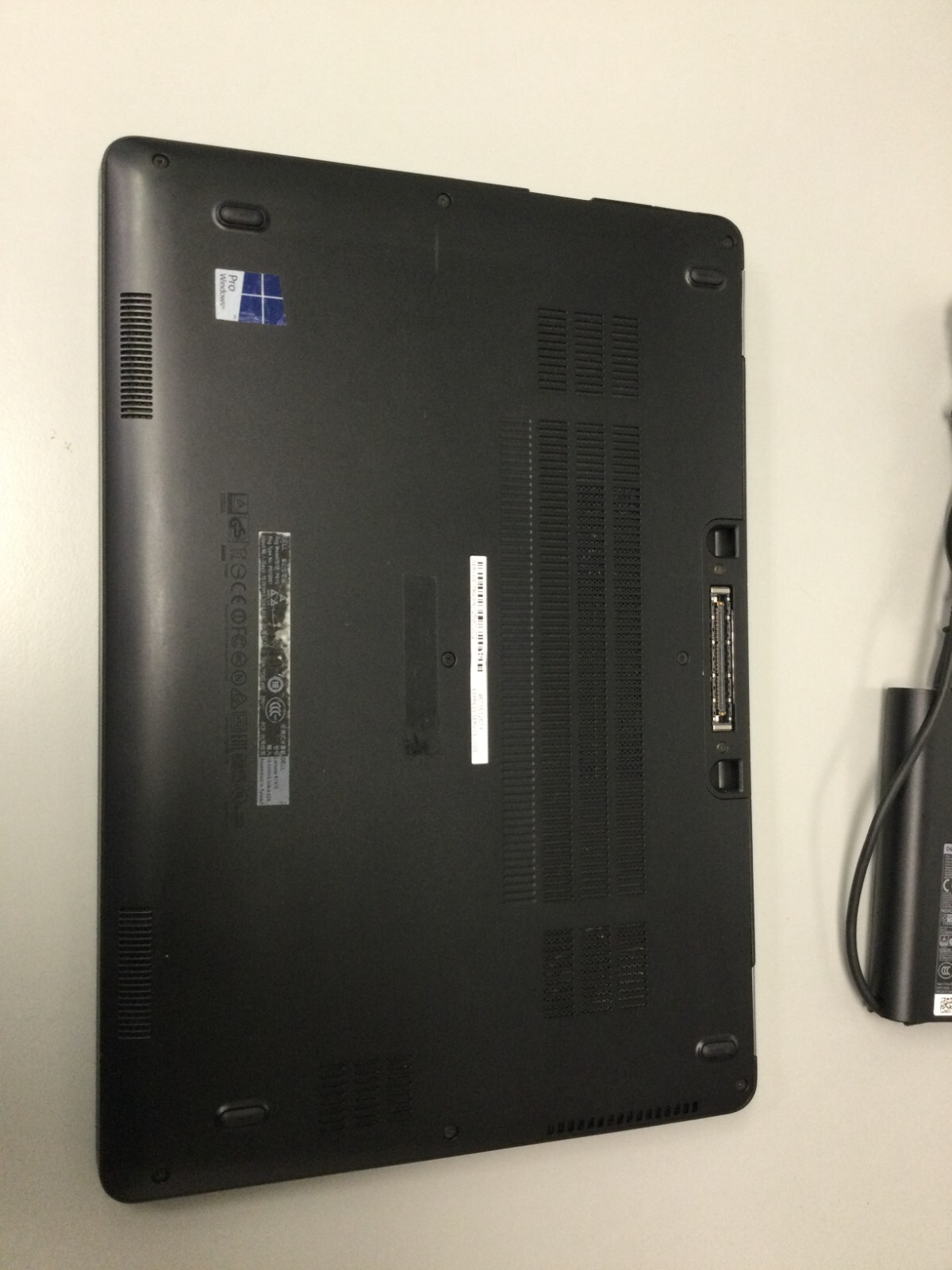 Dell Latitude E7470 14″ 128 SSD Core i5 6th Gen 2.40GHz 8GB windows 11 pro