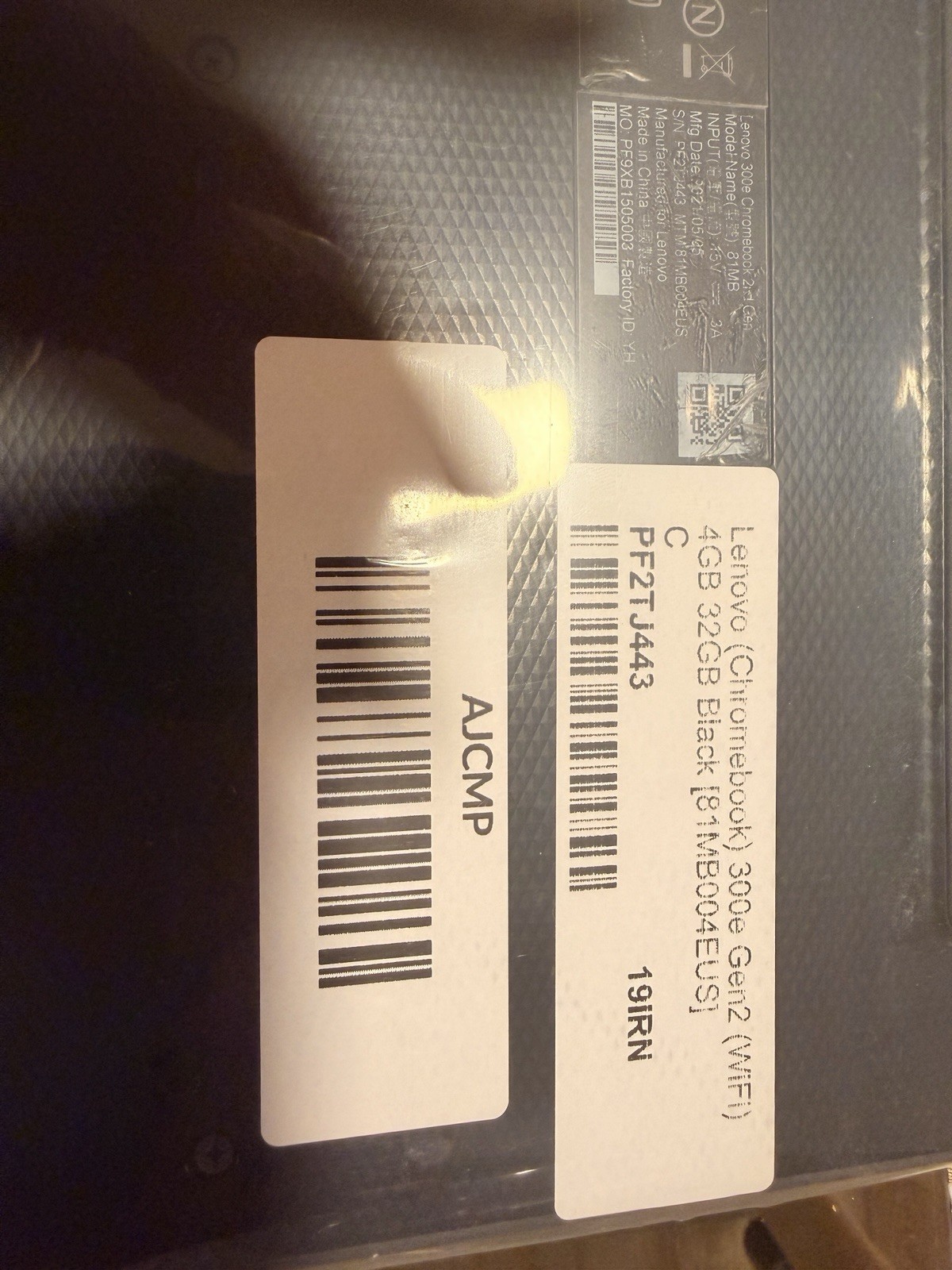 Lenovo 300e Chromebook 2nd Gen 2-in-1 Touch MediaTek 4GB 32gb nice running clean